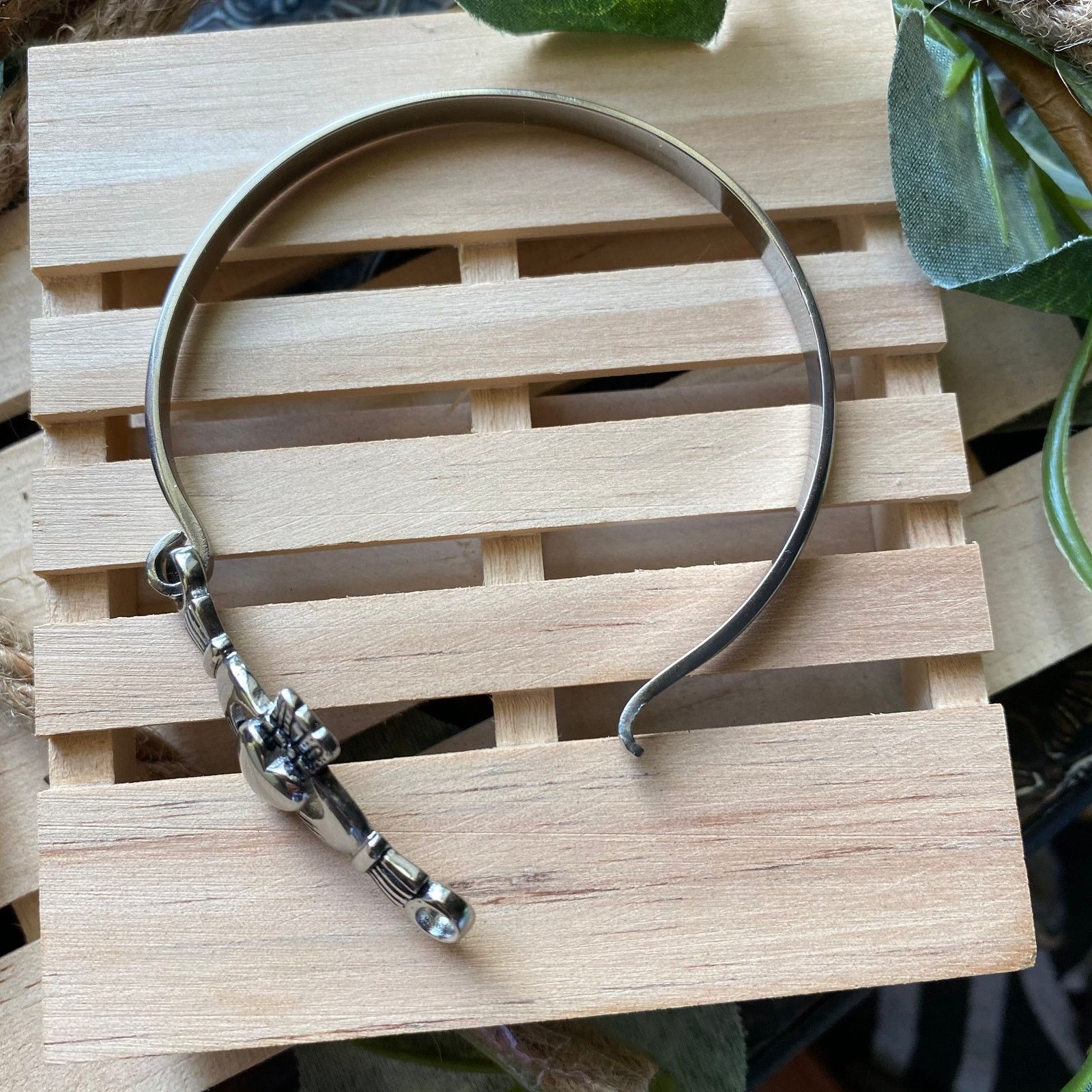 The Unbranded Brand Stainless Steel Claddagh Bracelet-Irish Heart Crown Size ONE SIZE - 3 Thumbnail