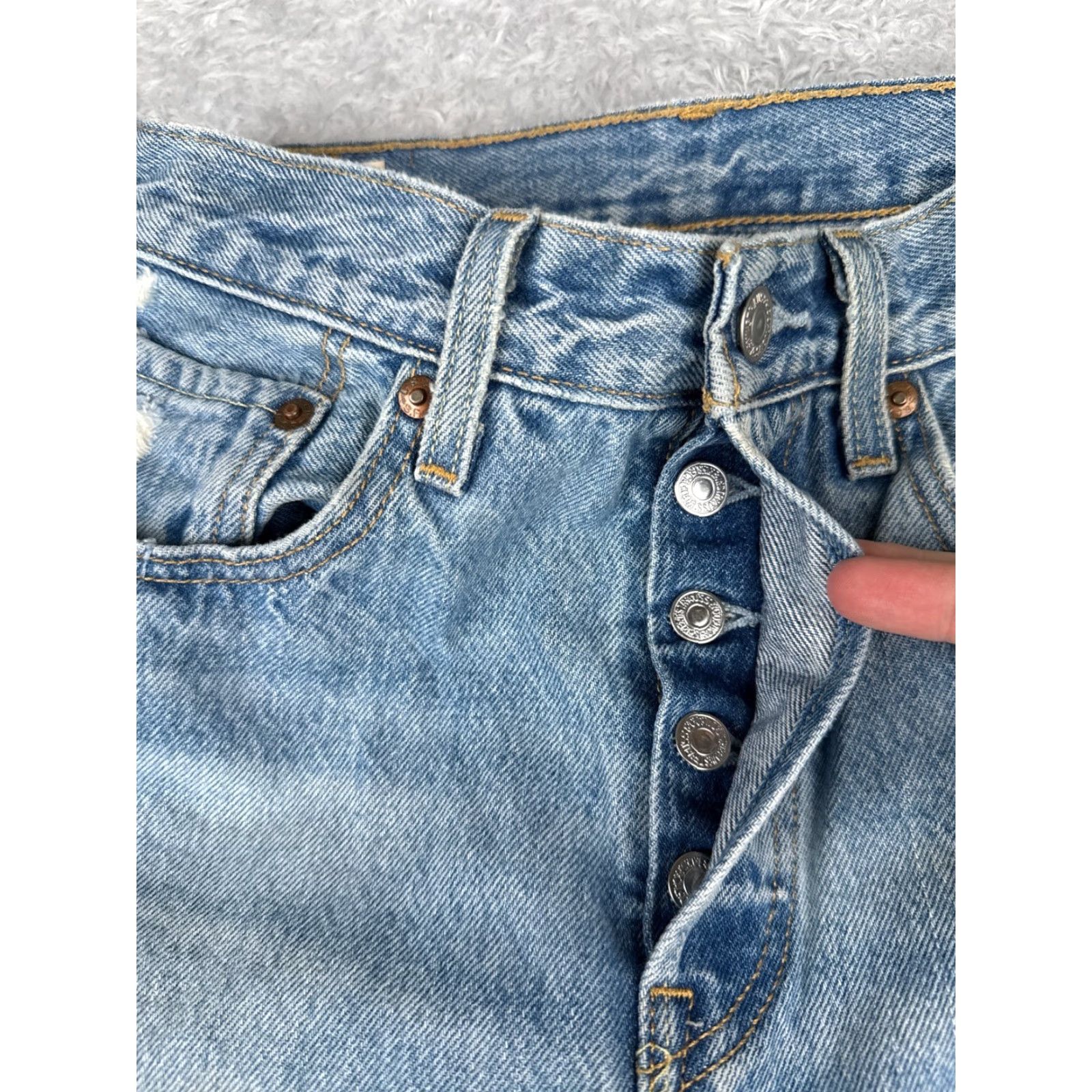 Levi's Levi's 501 Jeans Men's Regular 26x30 Blue Denim Distressed Button Fly Size US 26 / EU 42 - 5 Thumbnail