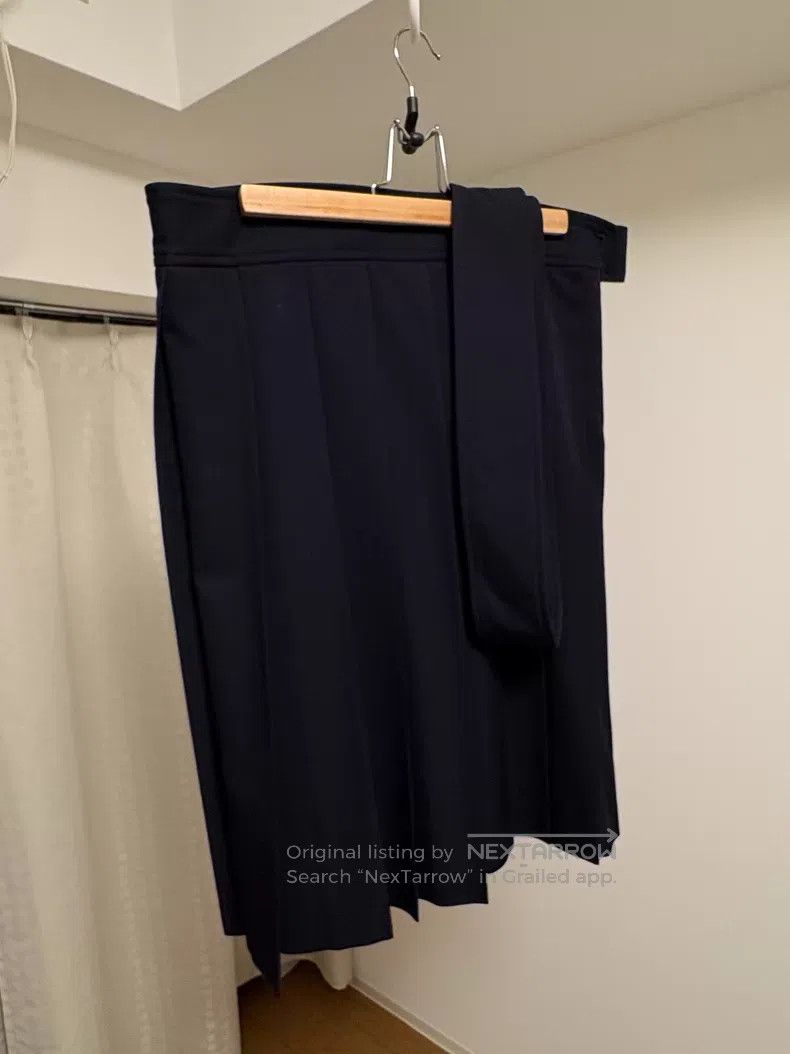 Comme des Garcons Comme Des Garcons size XS Off-shoulder pleated skirt Size 22" - 1 Thumbnail