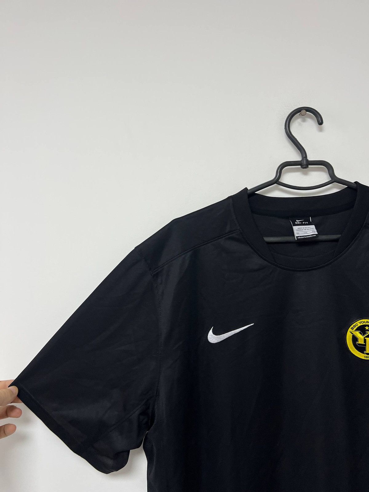 Nike Vintage Young Boys 2010/2011 Jersey Football Shirt Nike XXL Size US XXL / EU 58 / 5 - 4 Thumbnail