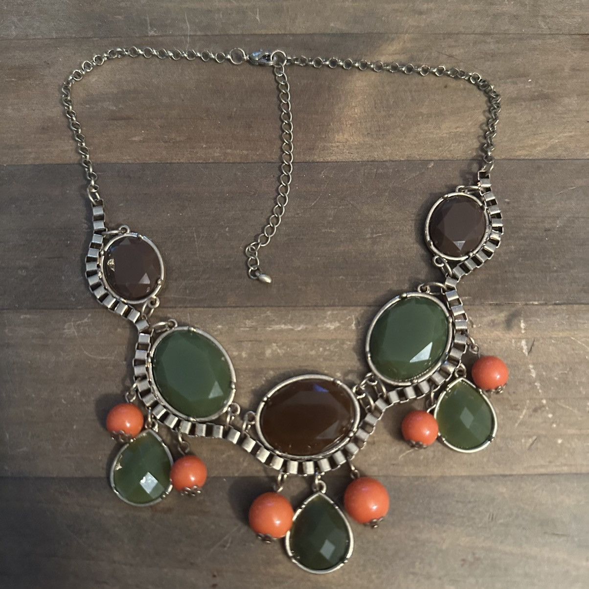 Other Gold tone olive, brown and orange statement necklace Size ONE SIZE - 2 Thumbnail