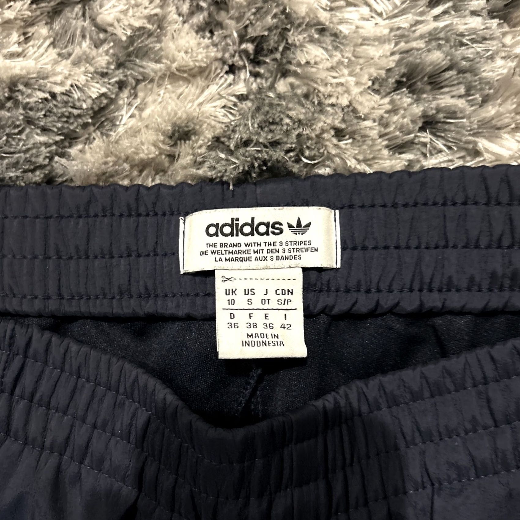 Adidas VINTAGE Adidas Parachute Sweatpants Teens Size 10S Blue Rare Y2K Track Size US 29 - 4 Thumbnail