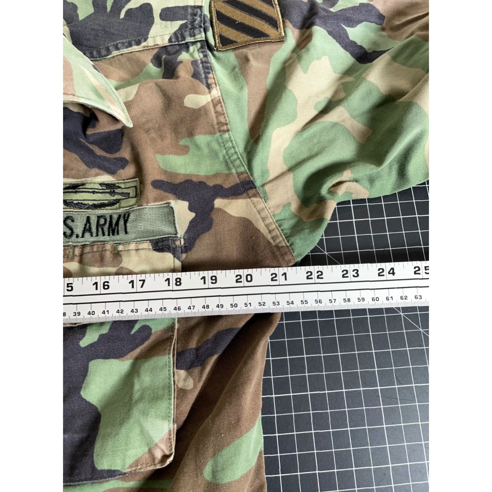 Vintage VINTAGE Military Jacket Mens Short Woodland Camouflage Army with Patches Carbon Hill 80s Retro Outdoor Army Jacket Short Green Regular Mens Size US 31 - 5 Thumbnail