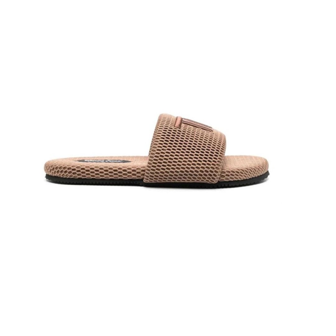 o1loc1c0924 J1376 Slides in Beige