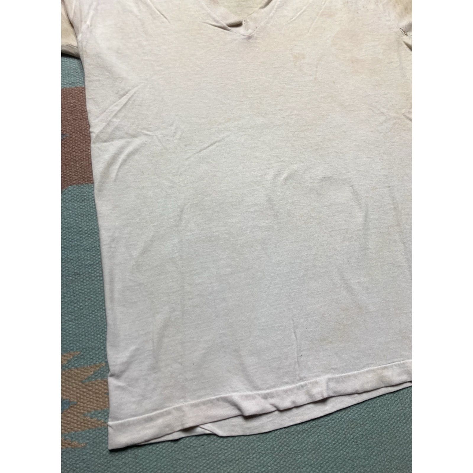 Vintage VINTAGE 70s 80s White T-Shirt V-Neck Cotton Grunge Medium M Mens Size US M / EU 48-50 / 2 - 4 Thumbnail