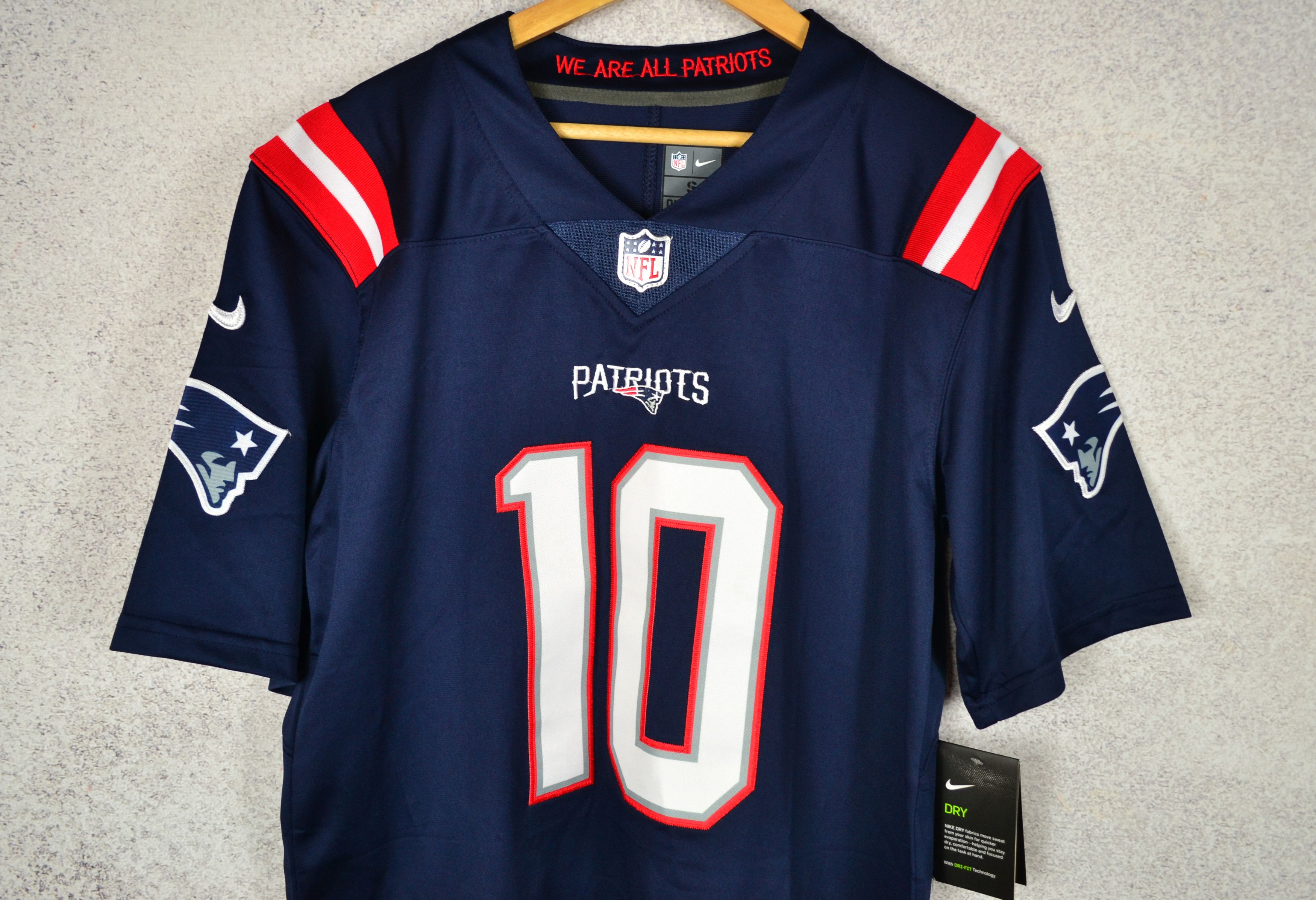 NFL Nike New England Patriots Mac Jones #10 Jersey Size US S / EU 44-46 / 1 - 3 Thumbnail