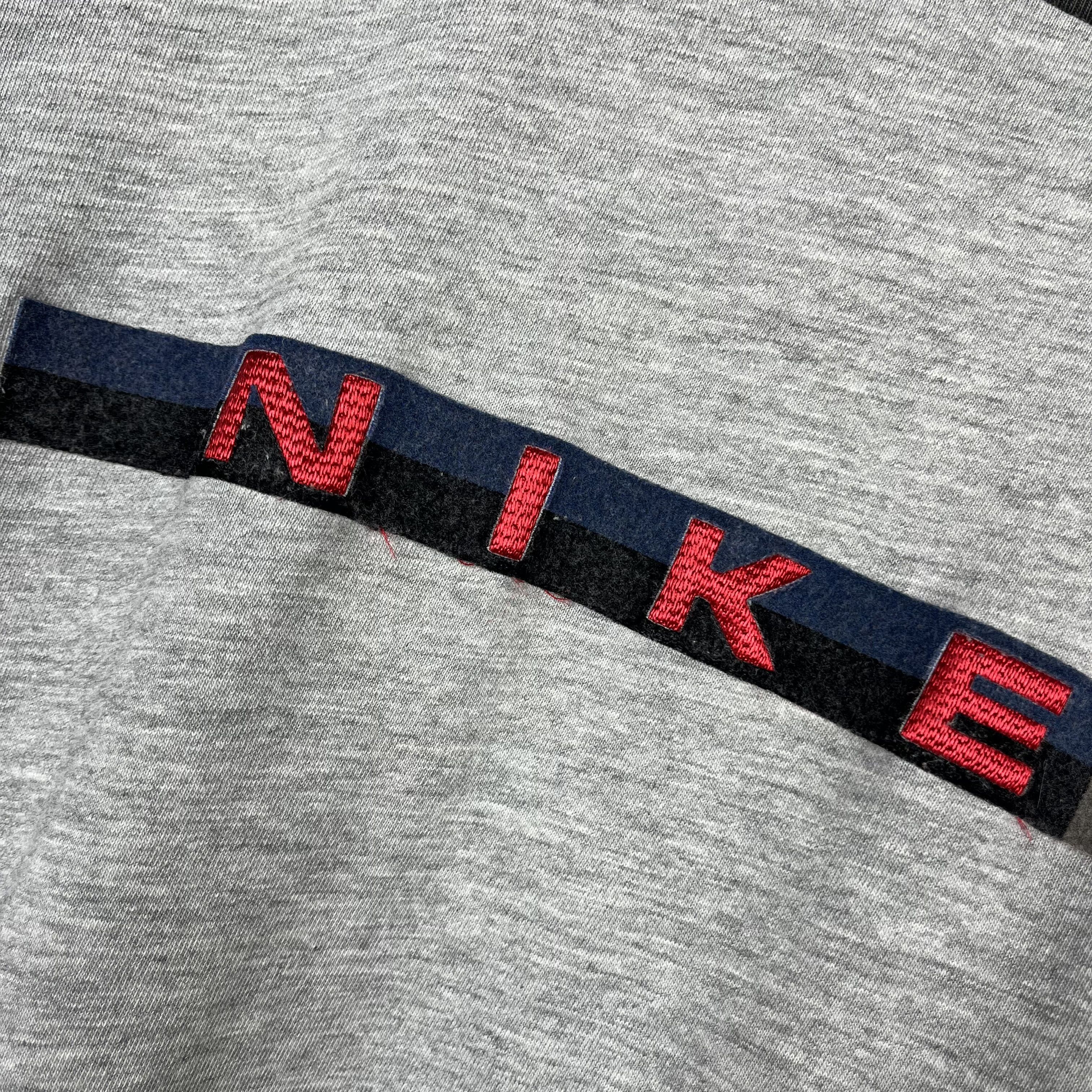 Nike Vintage Nike Embroidered Big Logo T Shirt 90’s Size US L / EU 52-54 / 3 - 10 Thumbnail
