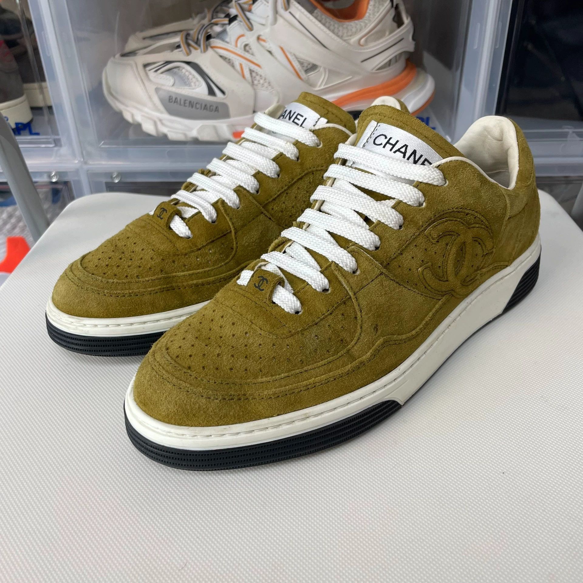 Chanel CHANEL Women's Low Top Sneaker Dark Green 38 Size US 7.5 / IT 37.5 - 1 Thumbnail