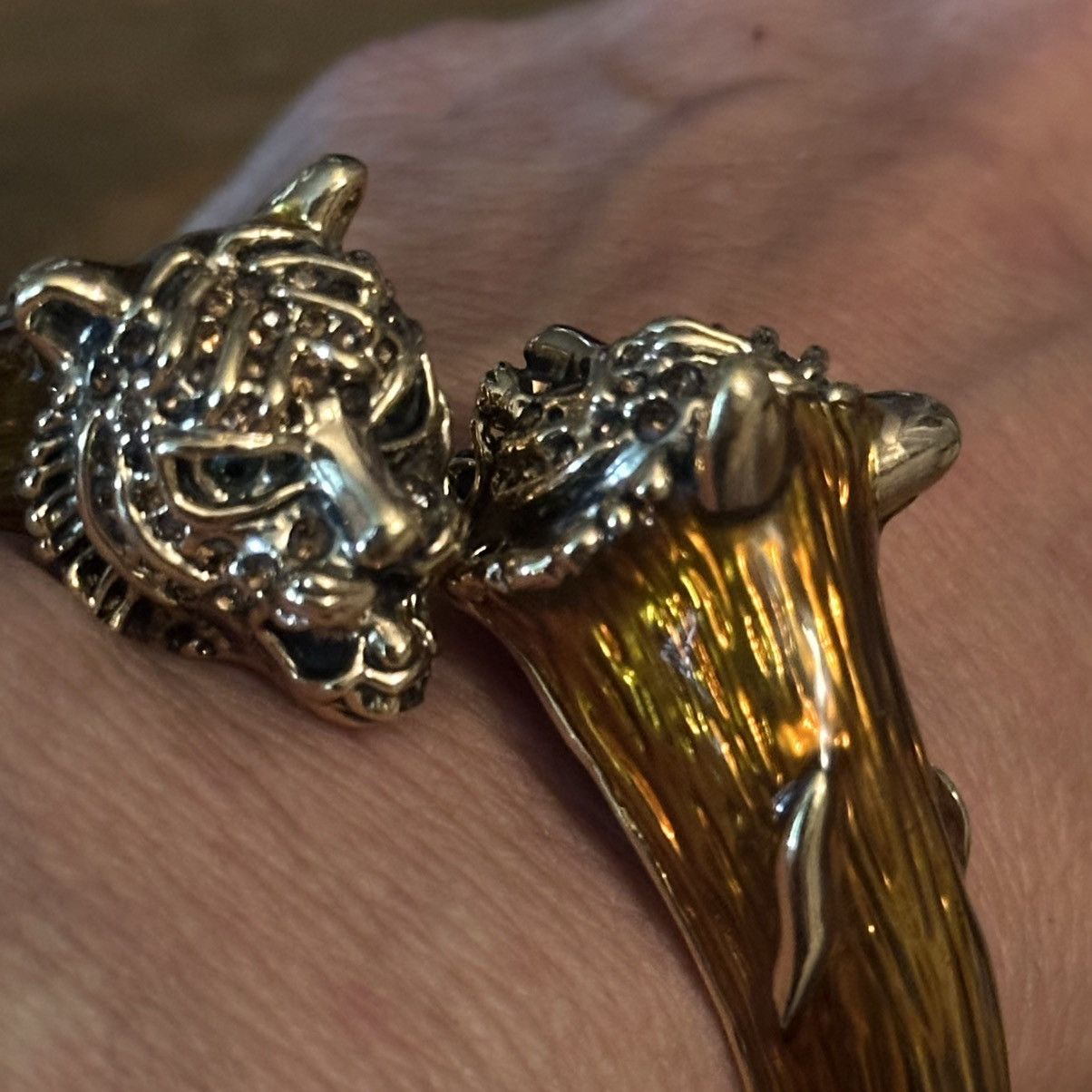 Vintage Vintage JC Thailand lions head hinged wrap bangle bracelet Size ONE SIZE - 2 Thumbnail