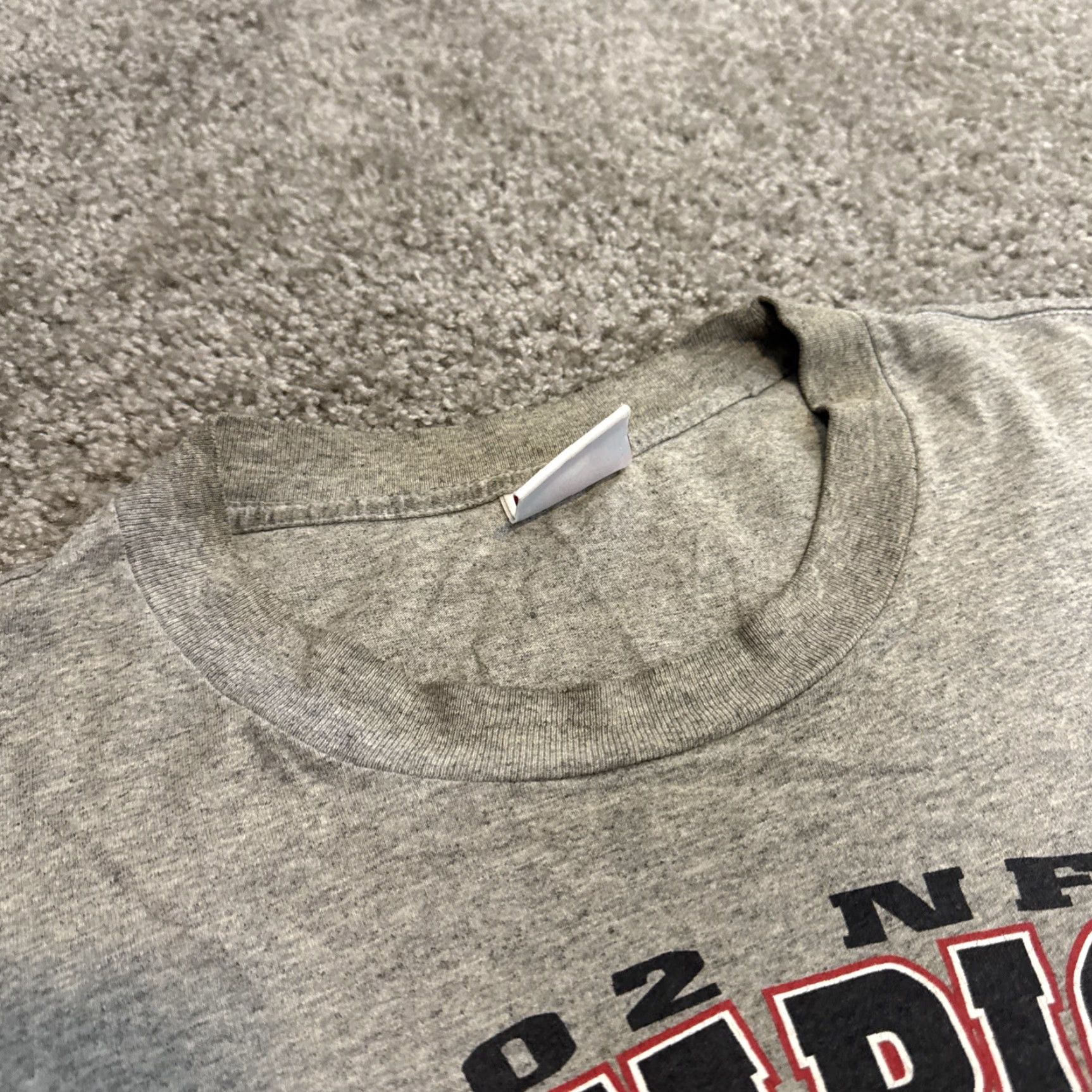 NFL VINTAGE Tampa Bay Buccaneers NFL Football T-Shirt XL Gray Men’s XL? Size US XL / EU 56 / 4 - 4 Thumbnail