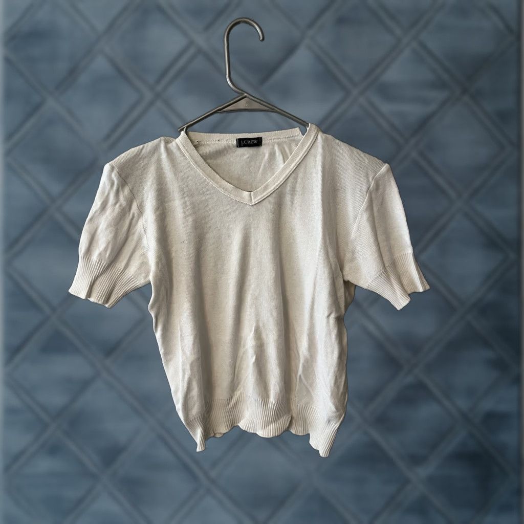 J.Crew VINTAGE? No — J.CREW White V-Neck Short Sleeve Knit Tee Top Women's XS Pullover T-Shirt 100% Cotton Basic Casual Summer 2010s Womens Size XS / US 0-2 / IT 36-38 - 1 Thumbnail