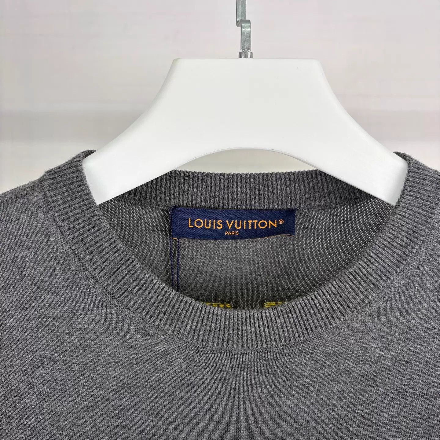 Louis Vuitton LV Dog Beaded Logo Knit Short Sleeve T S New Unused Italy Size US S / EU 44-46 / 1 - 3 Thumbnail