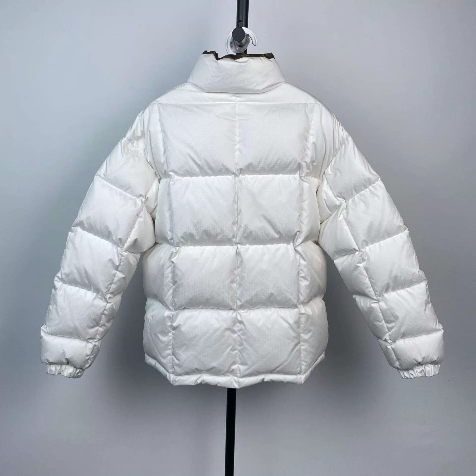 Louis Vuitton LV white lining all over print down jacket 36 Size XS / US 0-2 / IT 36-38 - 2 Thumbnail