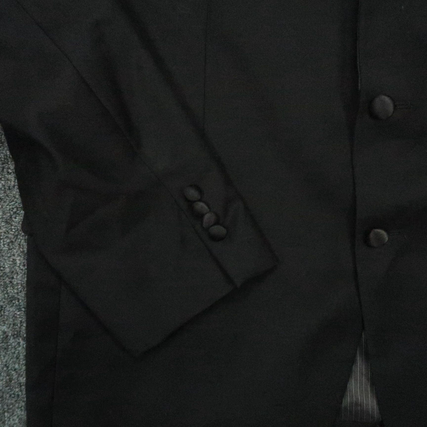 Ralph Lauren Lauren Ralph Lauren Blazer Adult 46R Black Wool Tuxedo Solid Notch Lapel 2-Button Double-Vented Mens Size 46R - 3 Thumbnail