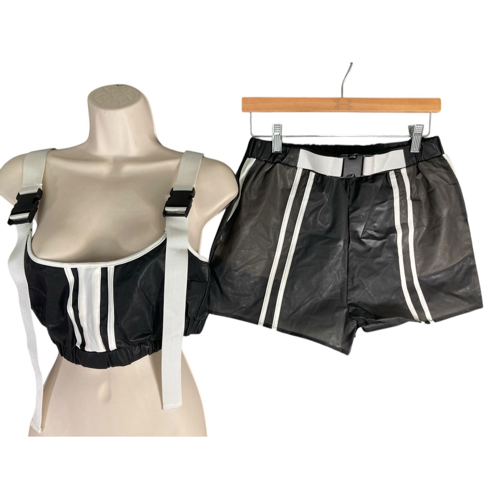 Other Fashion Nova Women's Gray Active Set M Corset Top & Shorts Size 26" / US 2 / IT 38 - 1 Thumbnail