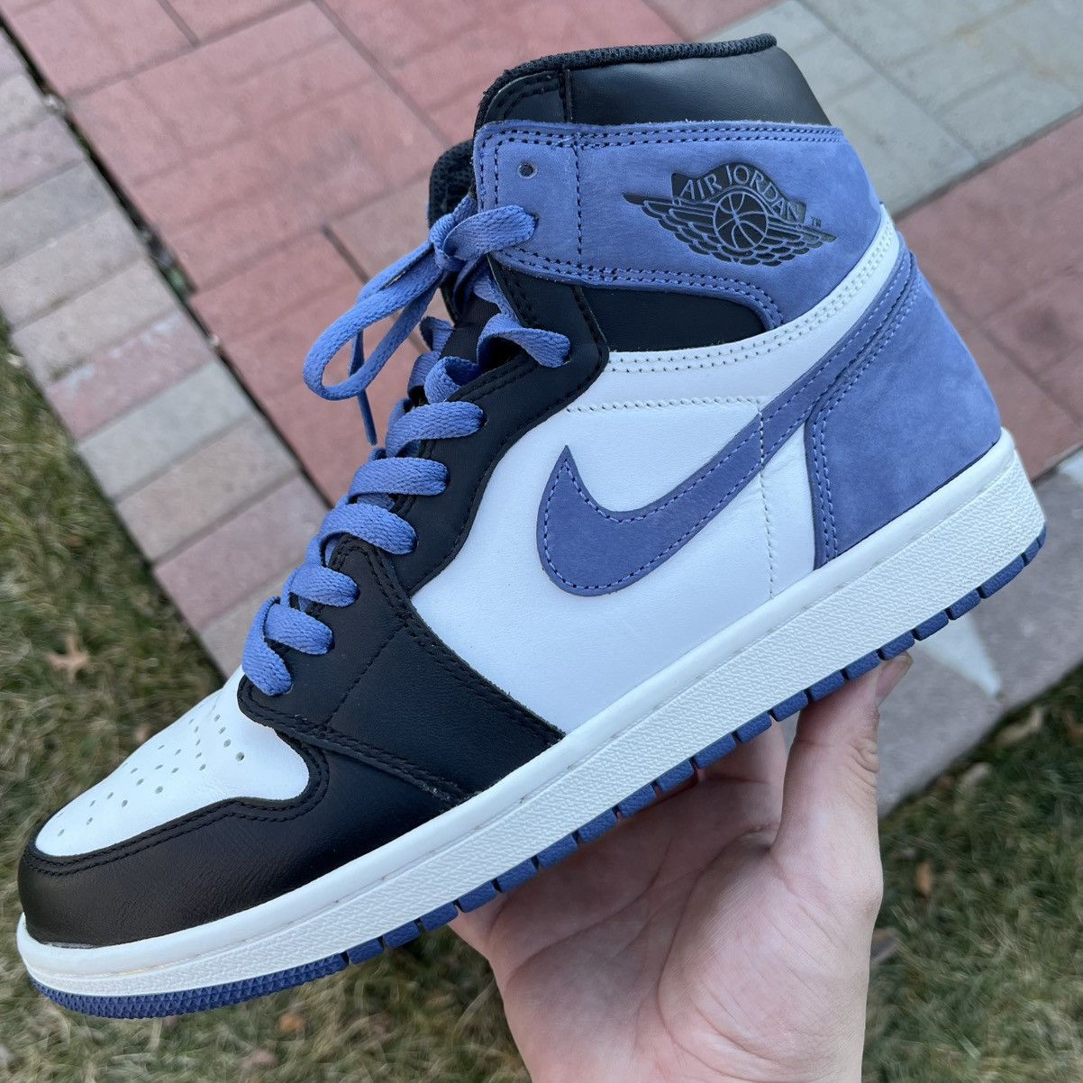 Jordan Brand × Nike 2018’ Nike Air Jordan 1 Retro High OG ‘Blue Moon’ Sz 9 Size US 9 / EU 42 - 6 Thumbnail