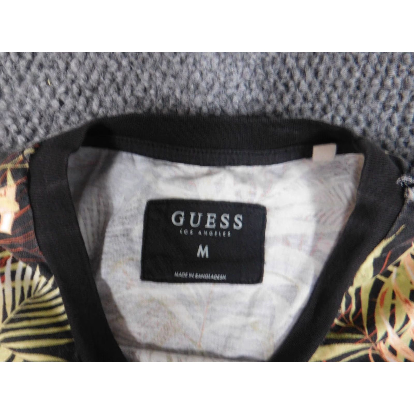 Guess GUESS Mens Shirt M Black Floral Graphic Knit Cotton Short Sleeve Crew Neck T-Shirt 90s Americana Classic Logo breathable Size US M / EU 48-50 / 2 - 4 Thumbnail