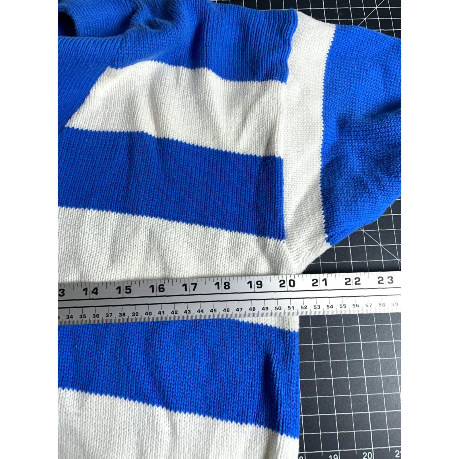 Izod VINTAGE Izod Club Sweater Women's L Blue White Striped V-Neck 100% Cotton Knit Pullover Casual 90s Hipster Retro Womens Size L / US 10 / IT 46 - 5 Thumbnail