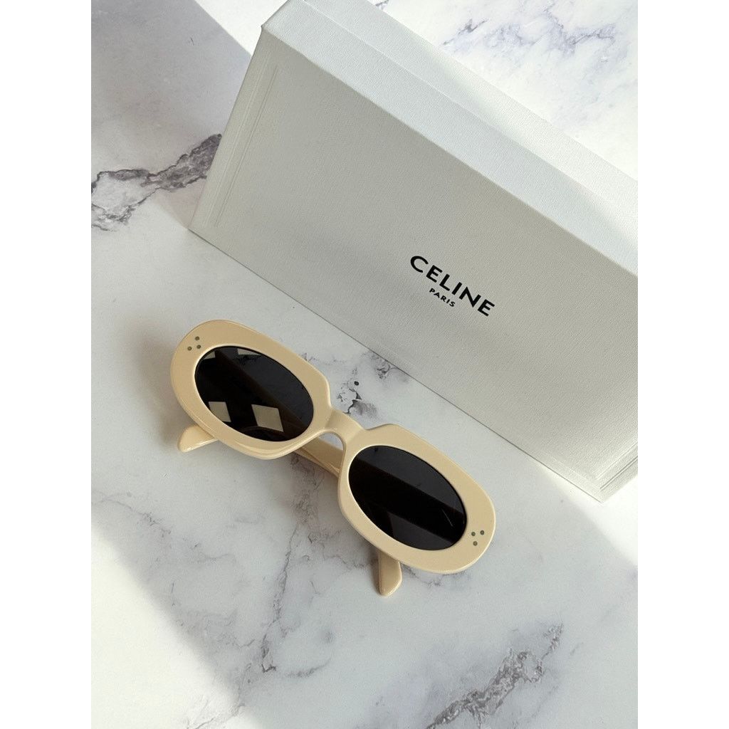 Celine NEW Celine CL40276U Ivory White Bold Oval Sunglasses Size ONE SIZE - 1 Thumbnail