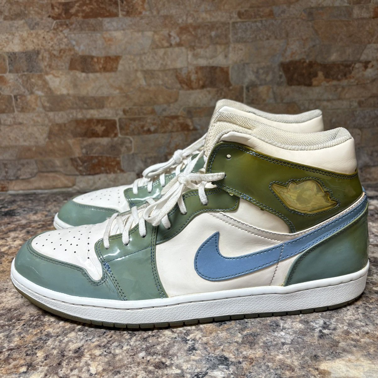 Jordan Brand Nike Air Jordan 1 Retro Mid UNC Patent Leather Men’s Size 15 Size US 15 / EU 48 - 2 Thumbnail