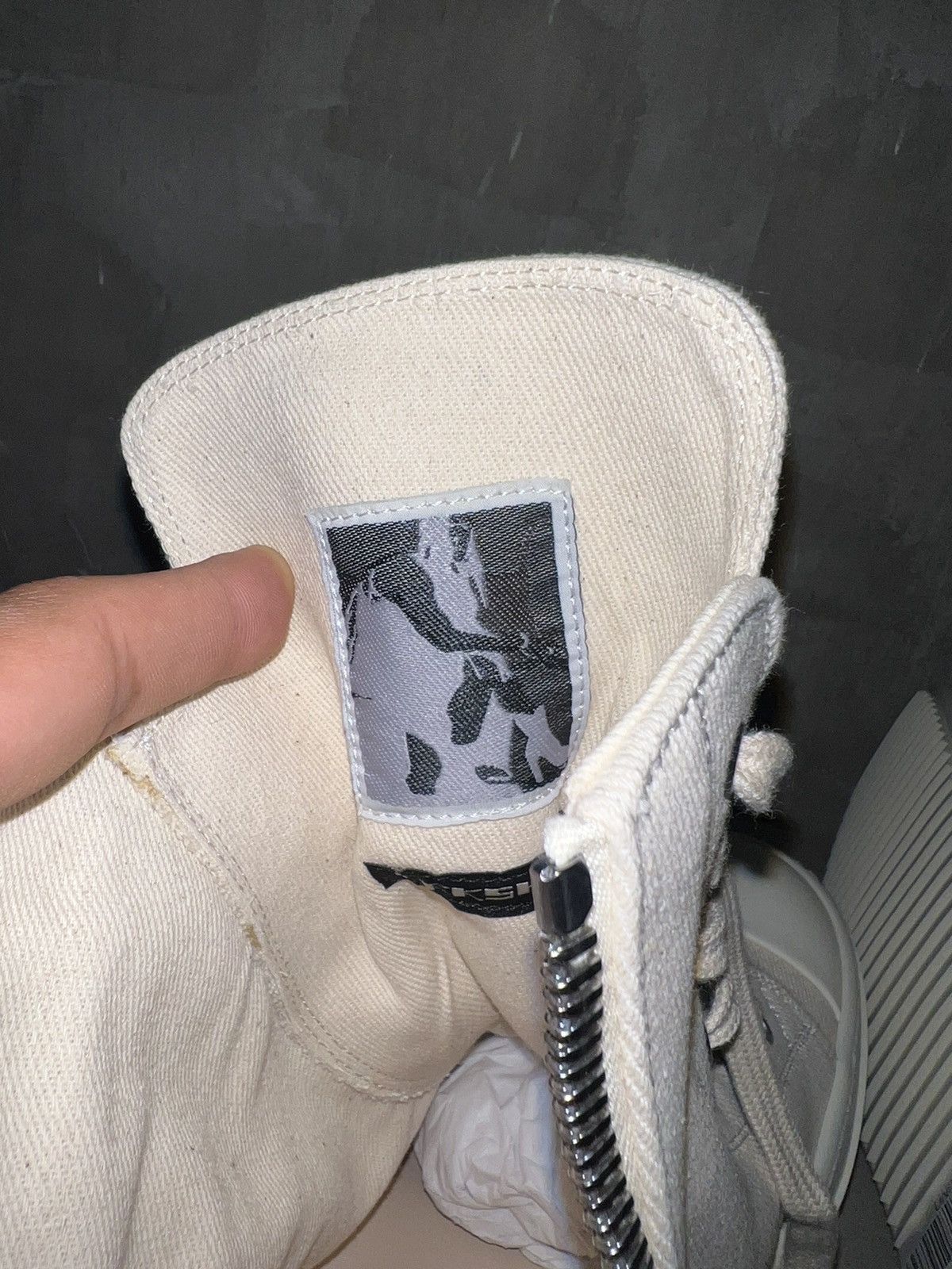 Rick Owens Rick Owens DRKSHDW Cargo Pocket “Face” Ramones High Size US 8 / EU 41 - 15 Thumbnail