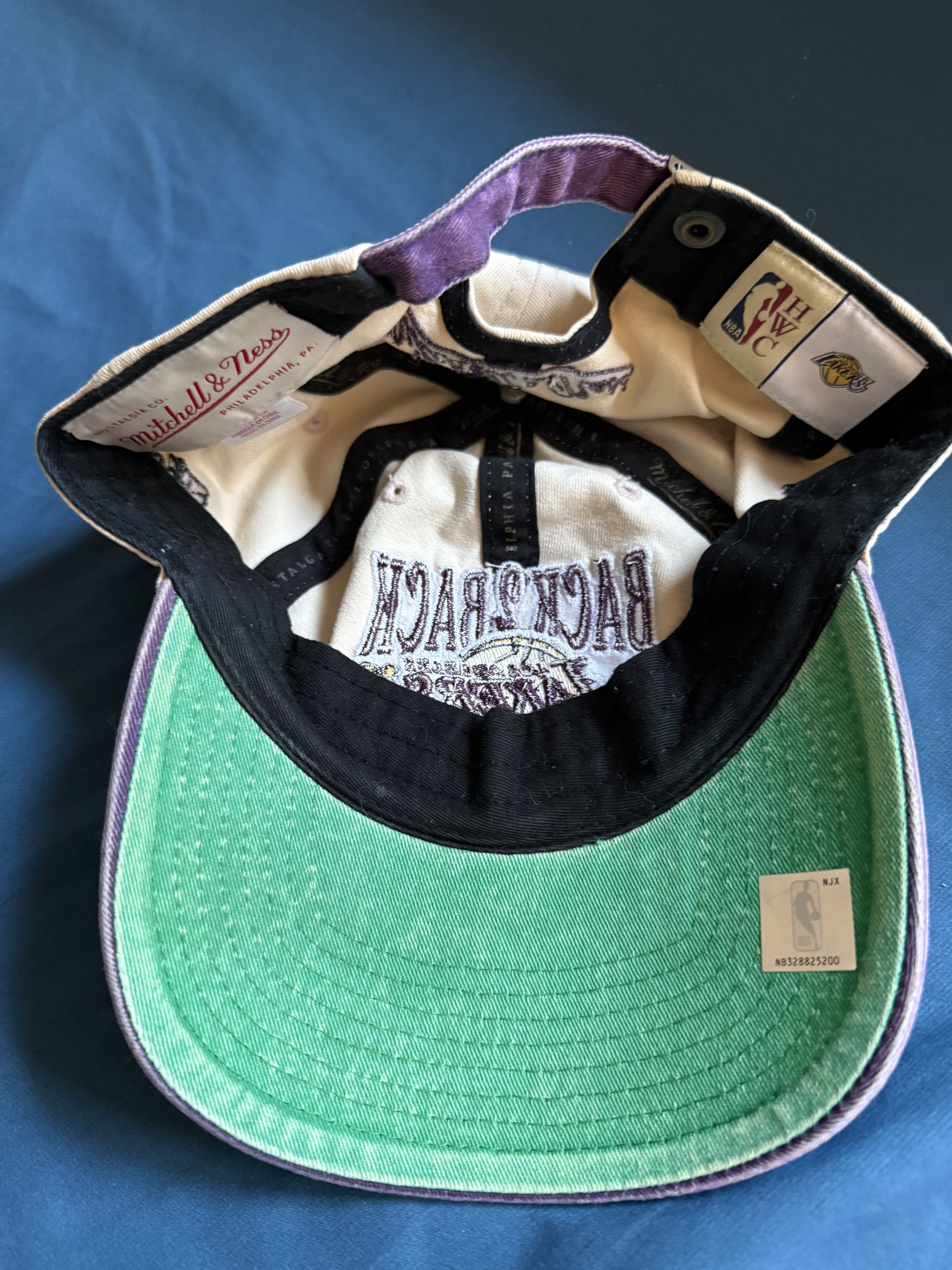 Mitchell & Ness Mitchell & Ness Lakers Championship vintage Snapback Hat Size ONE SIZE - 2 Thumbnail