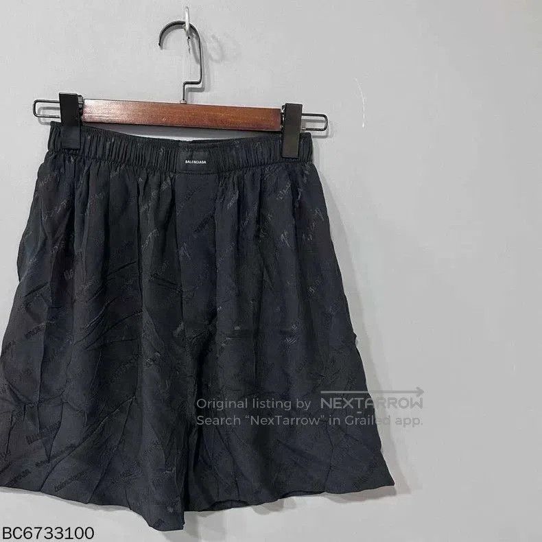 Balenciaga Balenciaga Black Printed Silk Shorts. Size US 44 / EU 60 - 3 Thumbnail