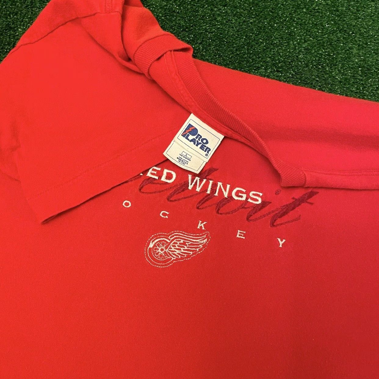 Pro Player VINTAGE Detroit Red Wings Embroidered NHL Shirt Mens Size L Pro Player 90s Red Mens Size US L / EU 52-54 / 3 - 2 Thumbnail