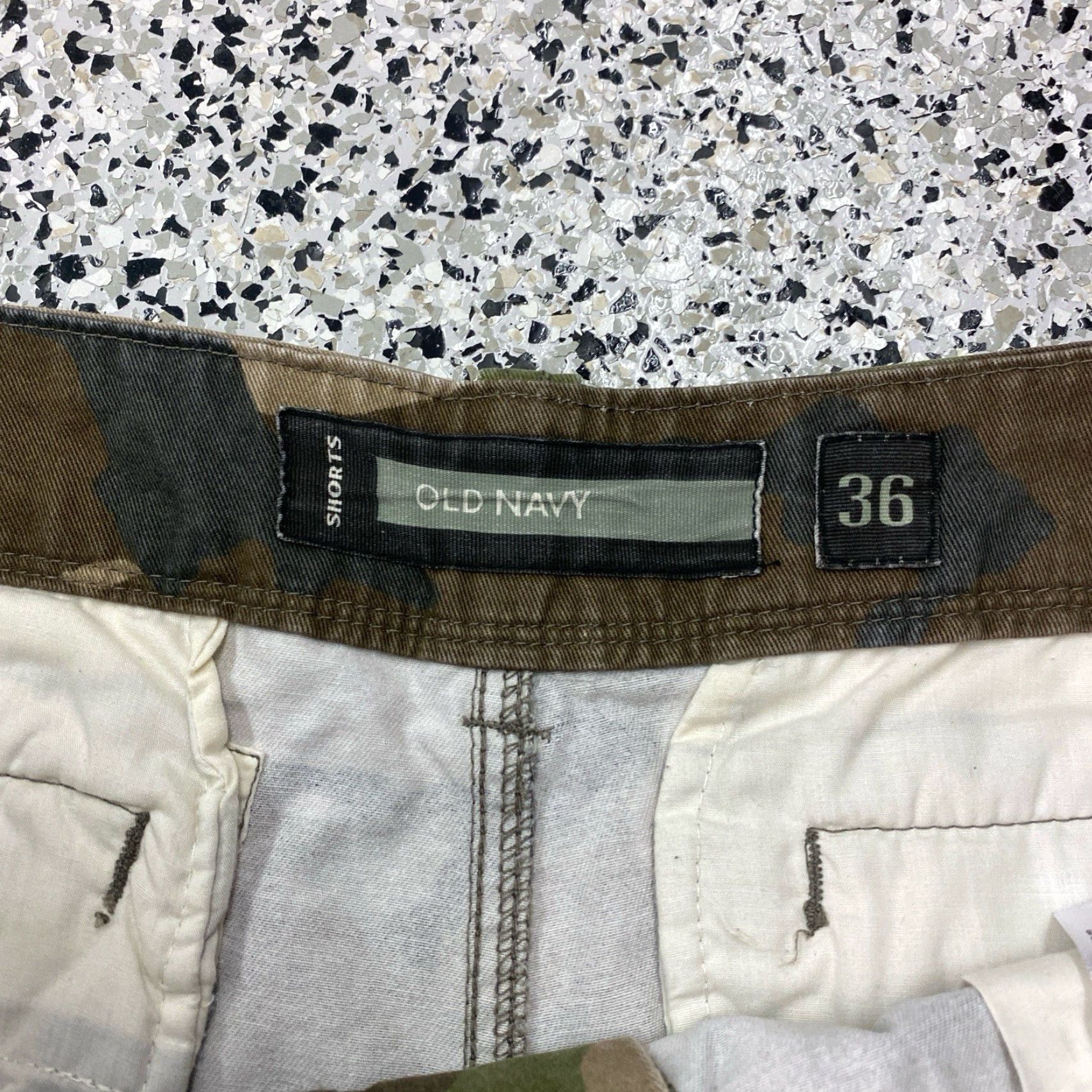 Old Navy VINTAGE Old Navy Woodland Camo Cargo Shorts Baggy Mens Sz 38 Cargo Pocket 2000s 2008 Regular Comfort Fit Size US 38 / EU 54 - 2 Thumbnail