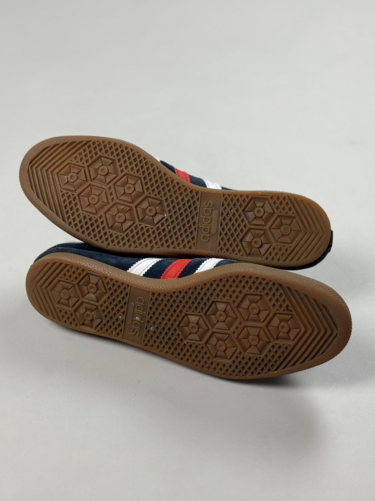 Adidas Adidas Koln City Series Low Top Suede Sneakers Shoes FV1196 Size US 8.5 / EU 41-42 - 21 Thumbnail