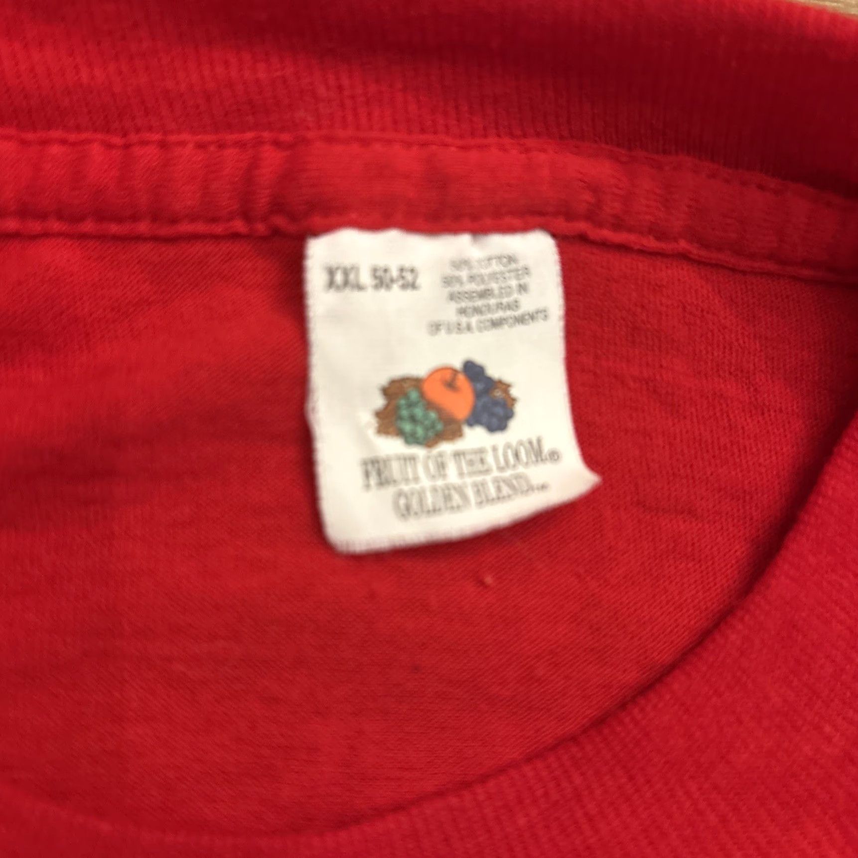 Fruit Of The Loom VINTAGE Fruit of the Loom Sleeveless T-Shirt 2XL Red Atlantic City 90s Mens Size US XXL / EU 58 / 5 - 3 Thumbnail