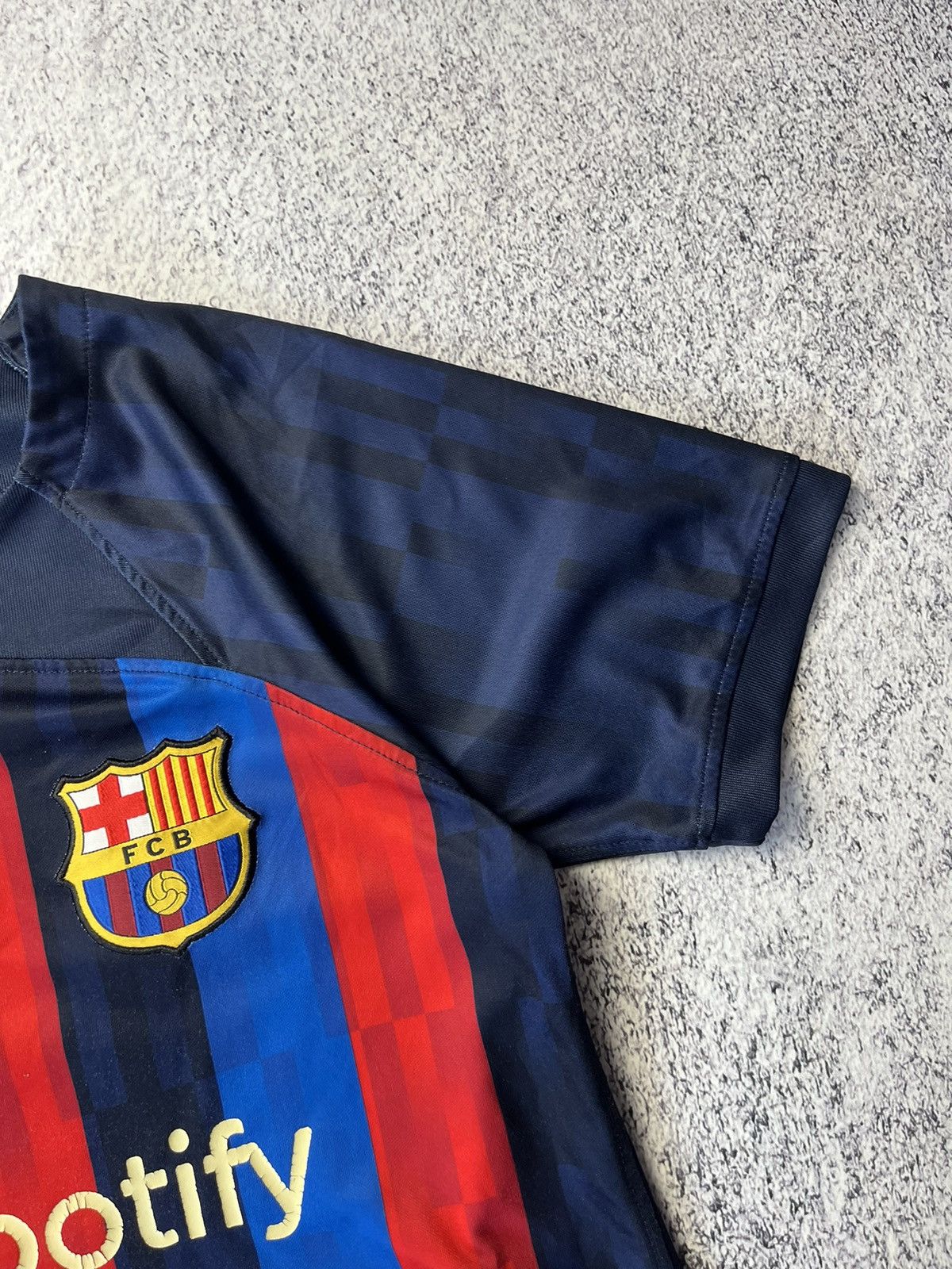 Vintage Nike Barcelona 2022/23 Home Soccer Football Jersey Men’s Size US S / EU 44-46 / 1 - 9 Thumbnail