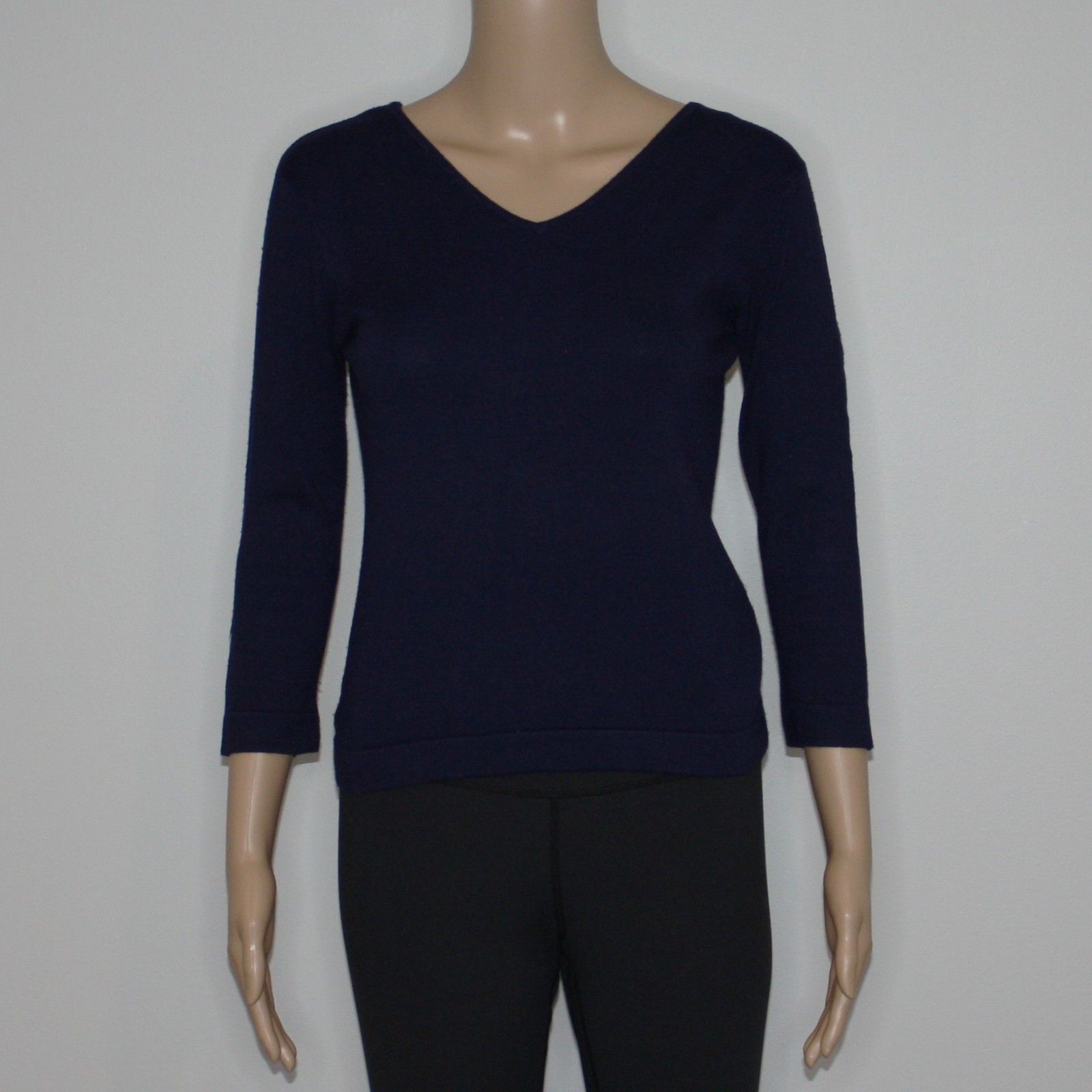 Other Unbranded Navy Blue Knit V-neck Sweater Top in size Small Size S / US 4 / IT 40 - 2 Thumbnail