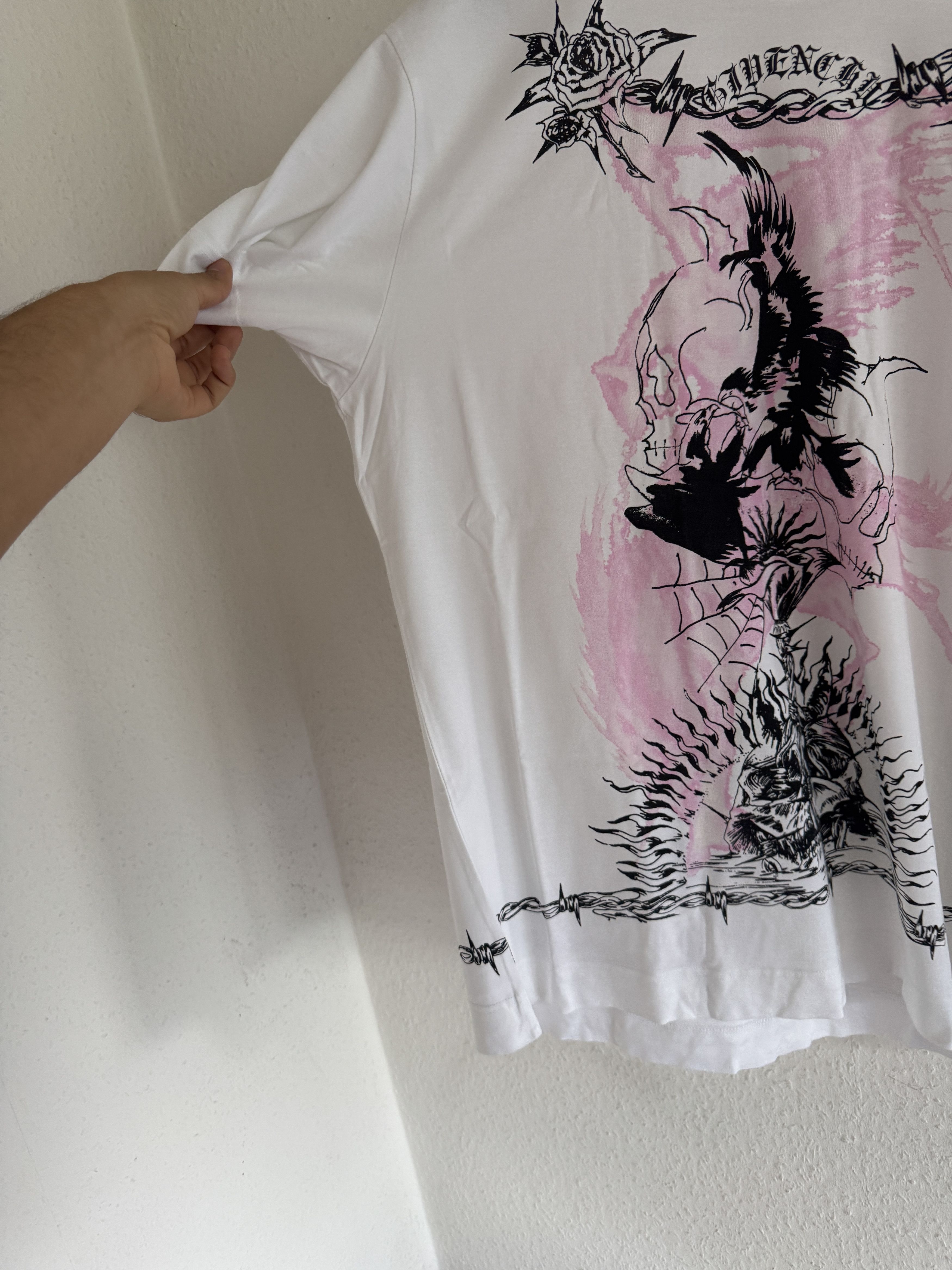 Givenchy White Gothic Print Oversized T-Shirt Size US M / EU 48-50 / 2 - 3 Thumbnail