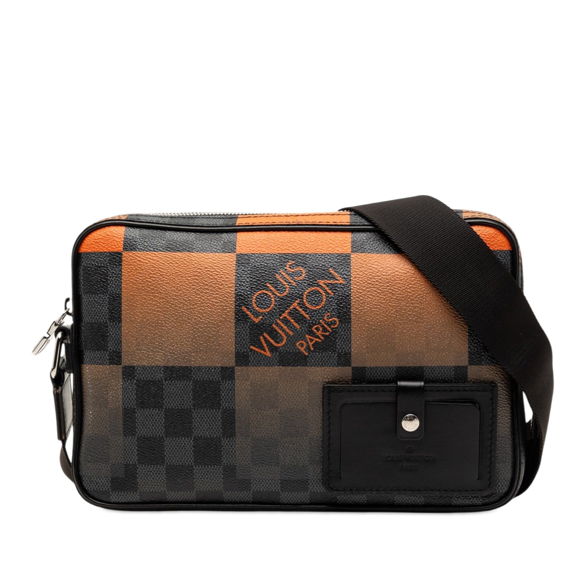 Louis Vuitton Damier Graphite Giant Alpha Messenger Bag Size ONE SIZE - 1 Thumbnail