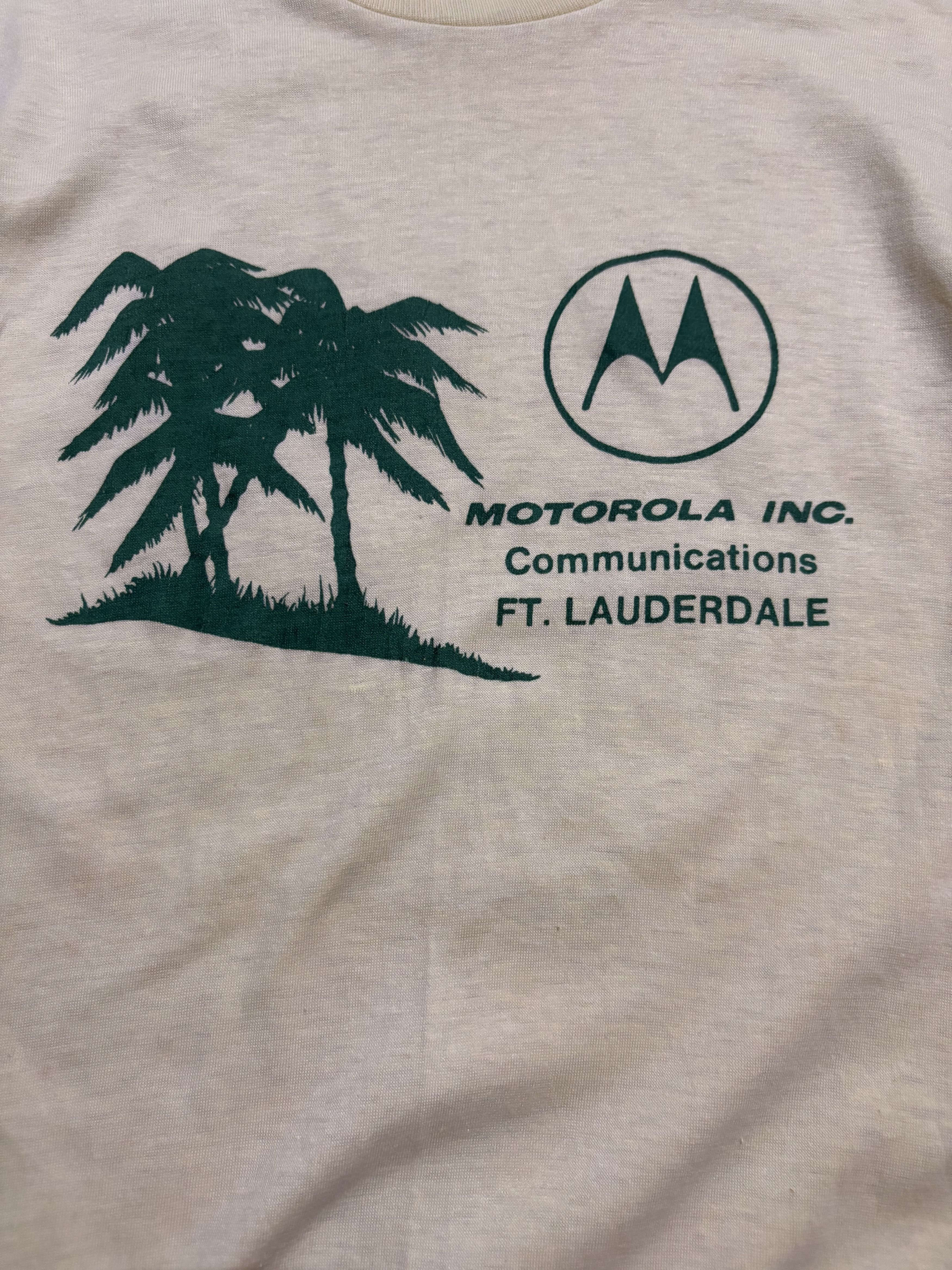 Sun Surf Vintage 80s hawaiian Motorola communication tshirt Size US S / EU 44-46 / 1 - 5 Thumbnail