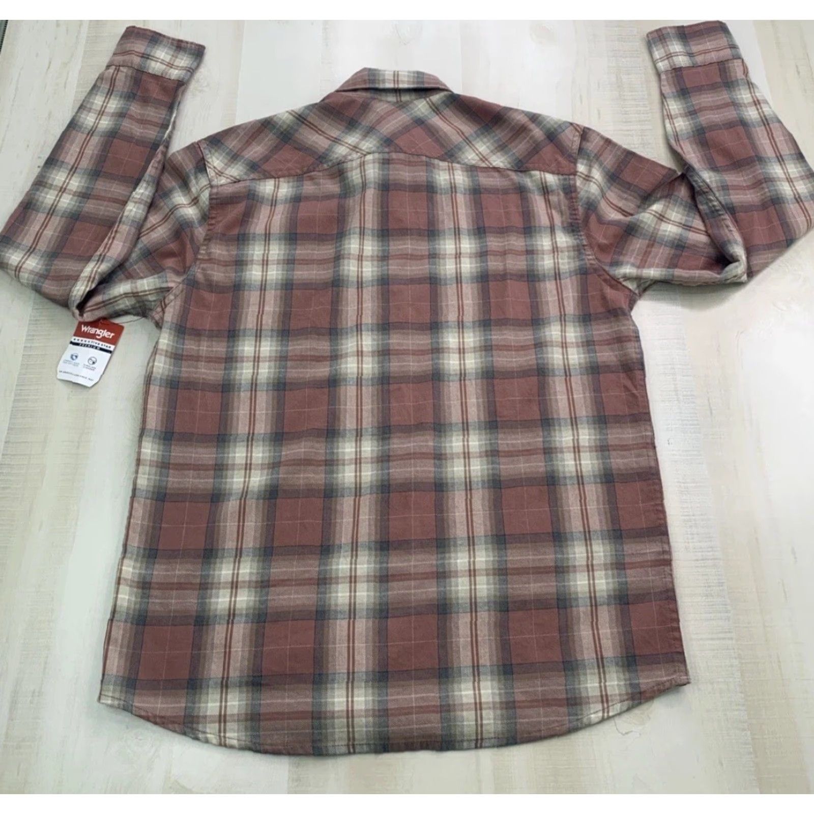Wrangler VINTAGE Wrangler Premium Twill Plaid Enamel Snap Pocket Front Shirt NWT Men’s Medium Size US M / EU 48-50 / 2 - 7 Thumbnail