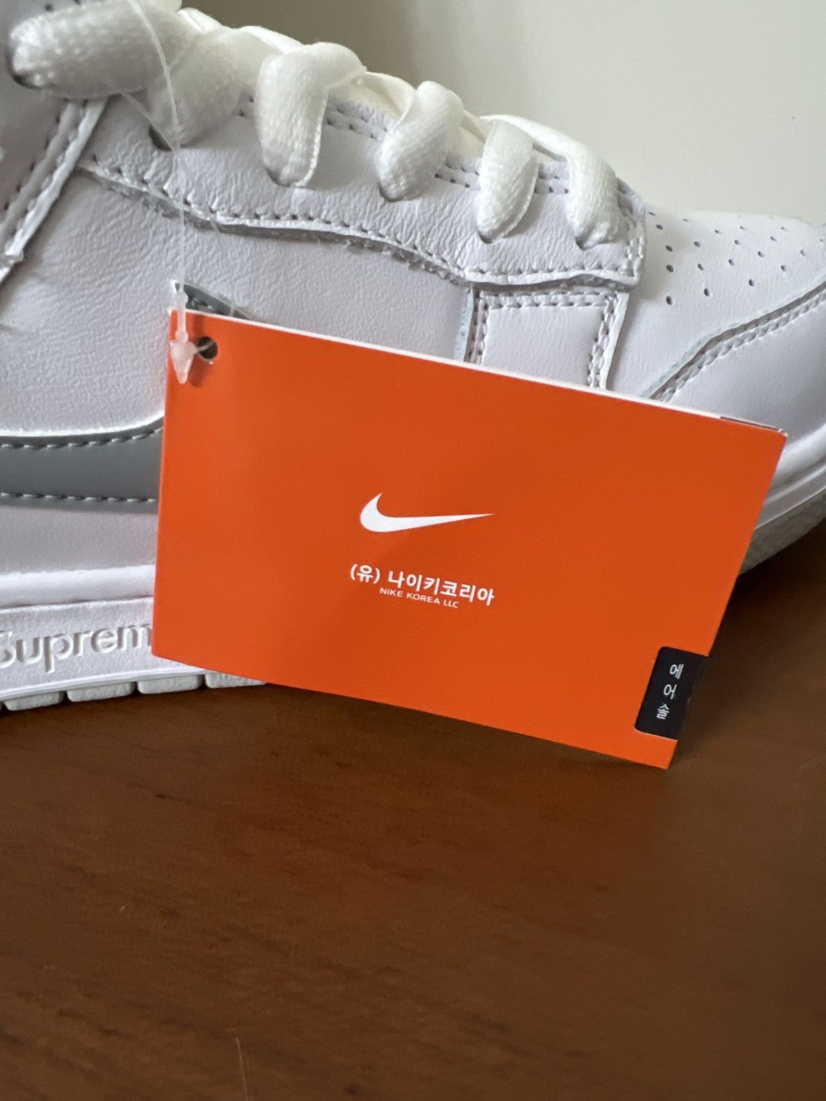 Nike Supreme nike SB dunk low 94 white metallic silver Size US 9 / EU 42 - 13 Thumbnail