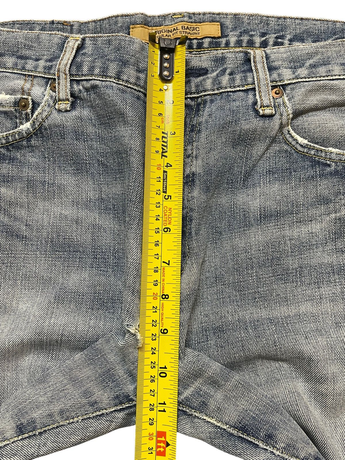 Uniqlo Vintage Japan Uniqlo Blue Faded Wash Whiskers Style Loose Size US 34 / EU 50 - 15 Thumbnail