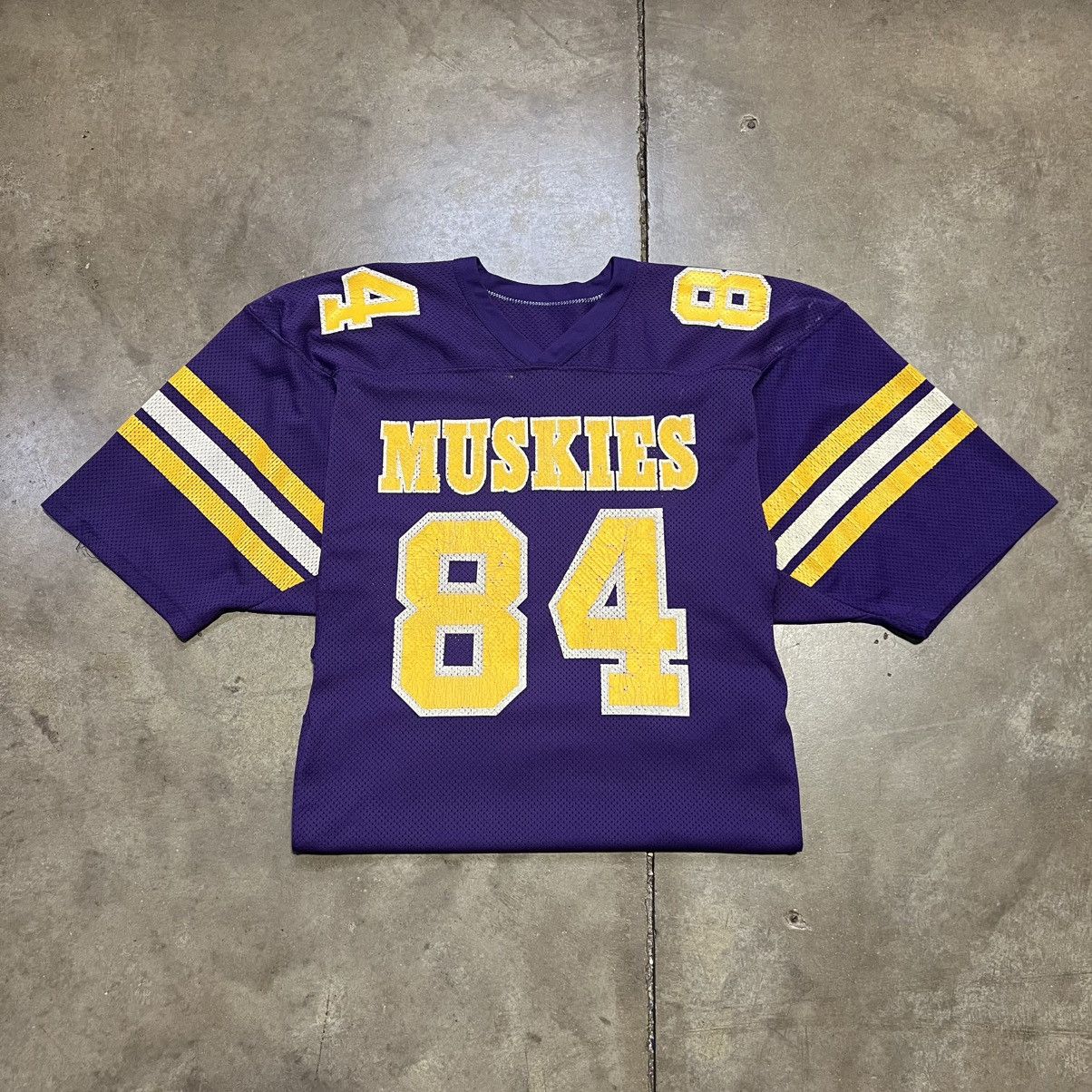 Vintage Vintage 80s Mesh Football Jersey Cropped Purple Muskies USA Size US S / EU 44-46 / 1 - 1 Thumbnail