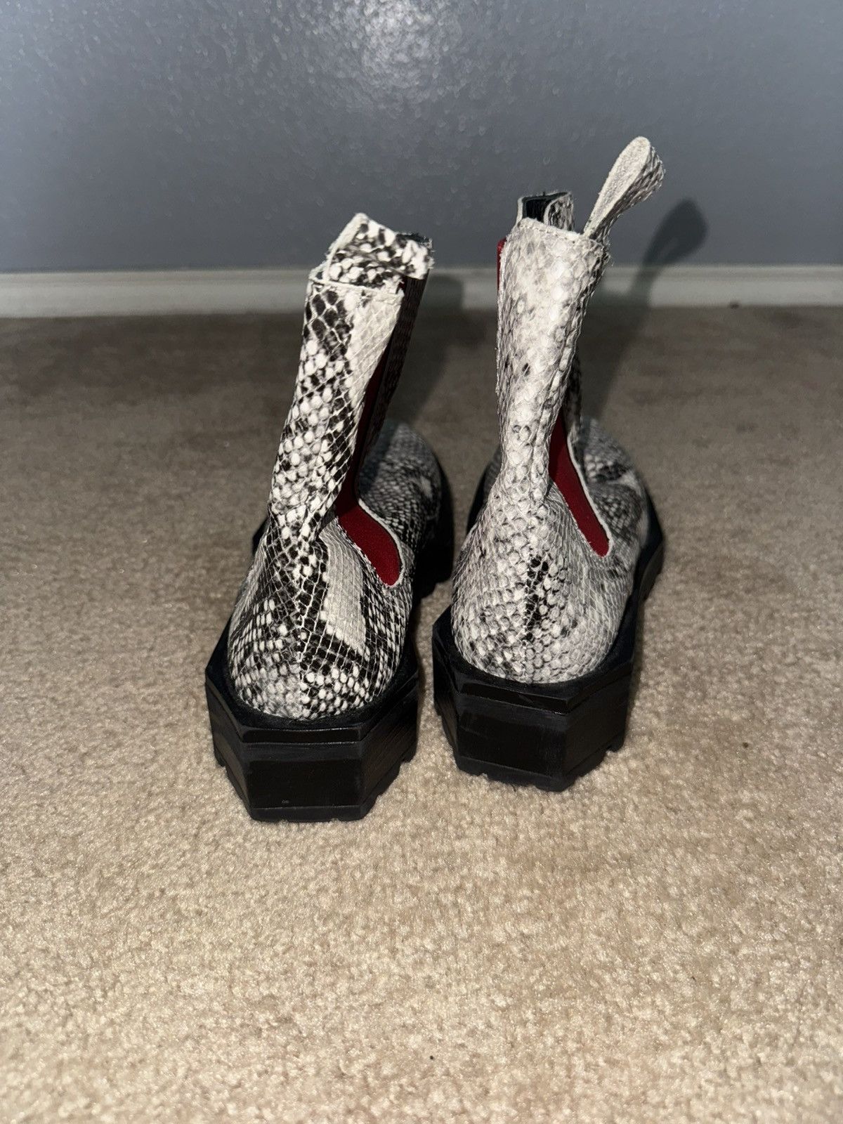 Other Italian Boutique Snakeskin Chelsea Boots Size US 7 / IT 37 - 2 Thumbnail