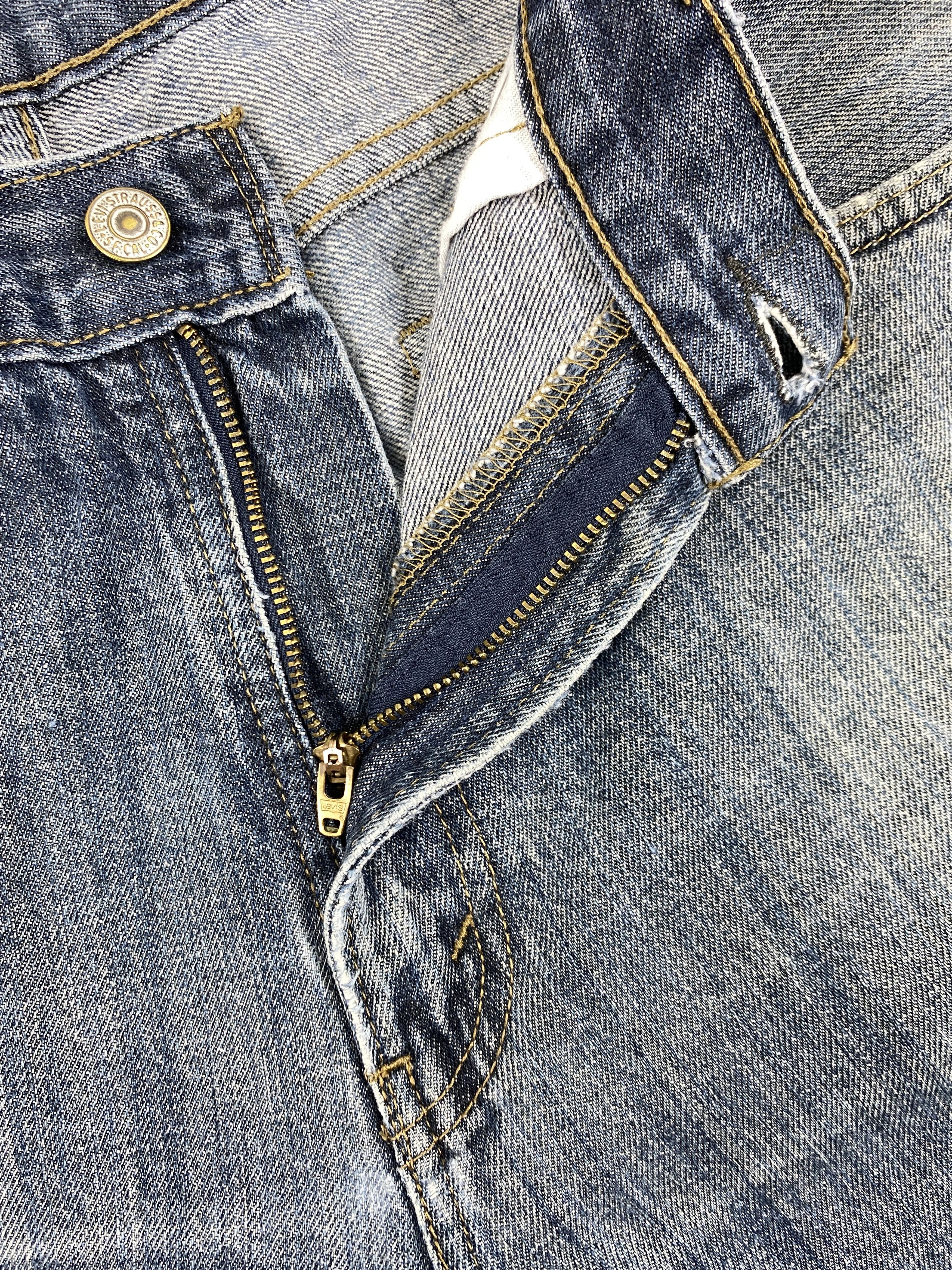 Levi's Distressed Blue Levi's 559 Jeans 37x33 Denim -SJ117 Size US 37 - 6 Thumbnail