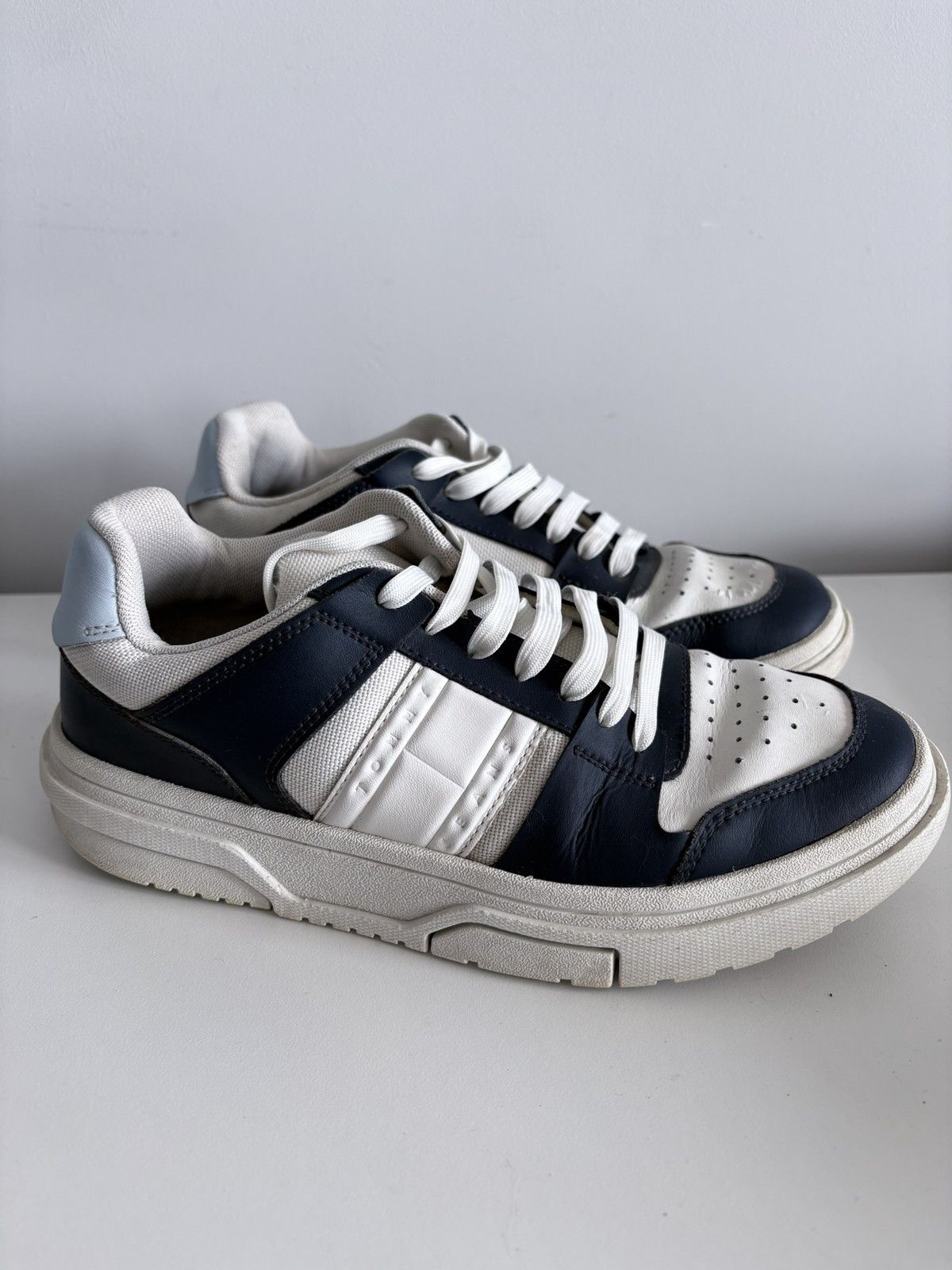 Tommy Hilfiger Tommy Hilfiger TJW Skate Sneaker white size 39 women's Size US 9 / IT 39 - 3 Thumbnail