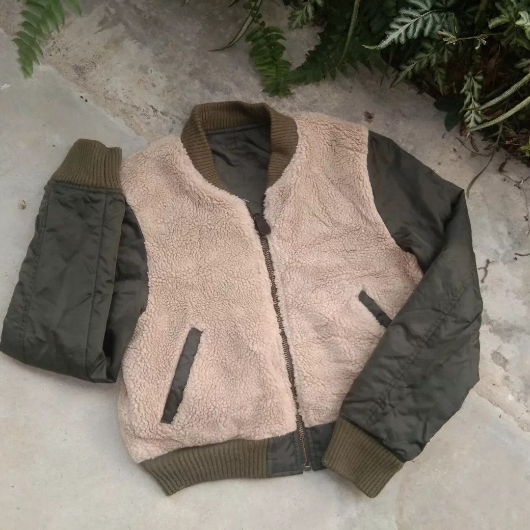 Japanese Brand Reversible Army MA-1Jacket fleece women💣💥 Size ONE SIZE - 3 Thumbnail