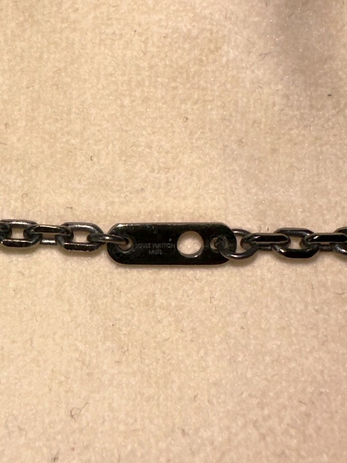 Louis Vuitton Key LV Necklace Size ONE SIZE - 7 Thumbnail