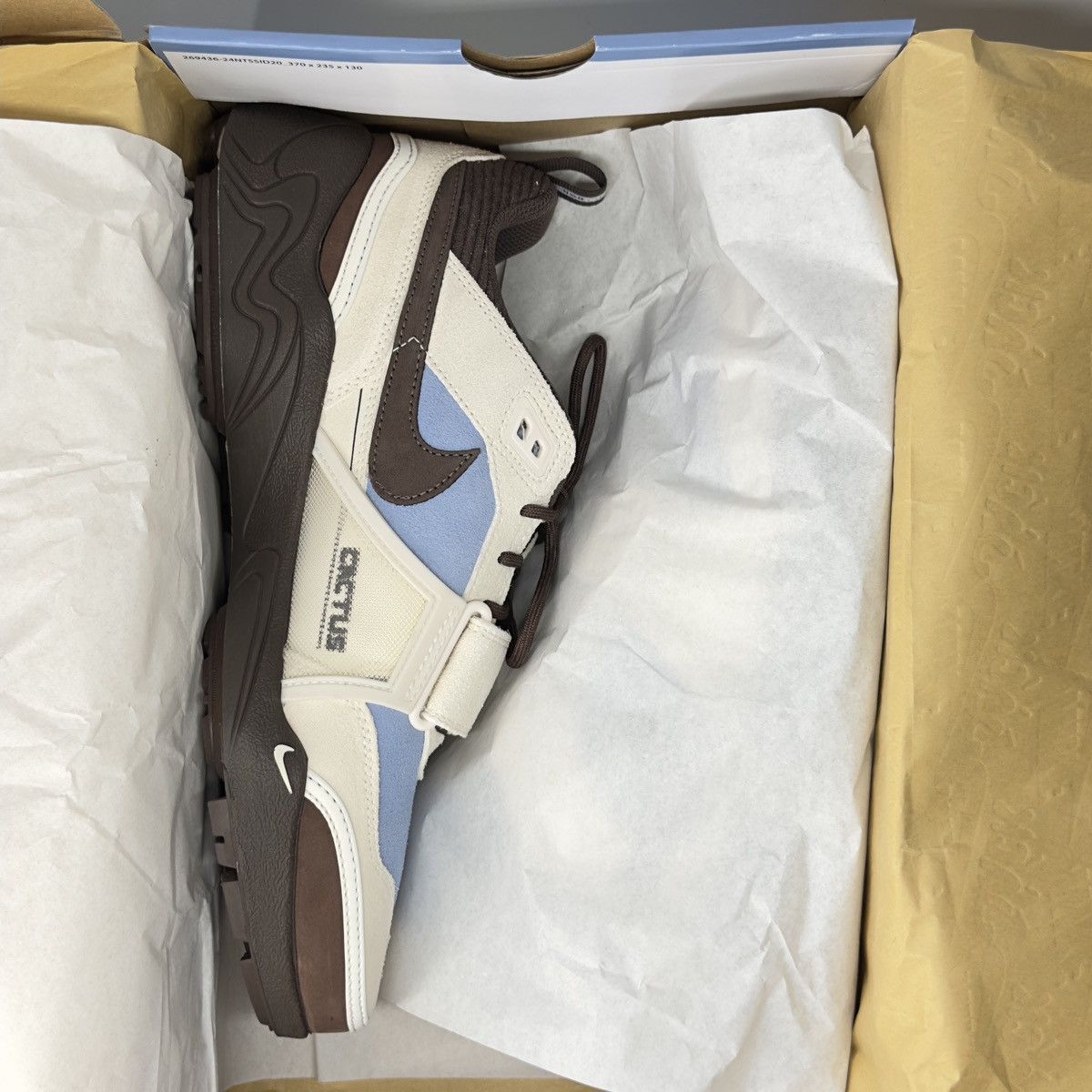 Nike × Travis Scott TRAVIS SCOTT X ZOOM FIELD JAXX 'LECHE BLUE' Size US 11.5 / EU 44-45 - 12 Thumbnail