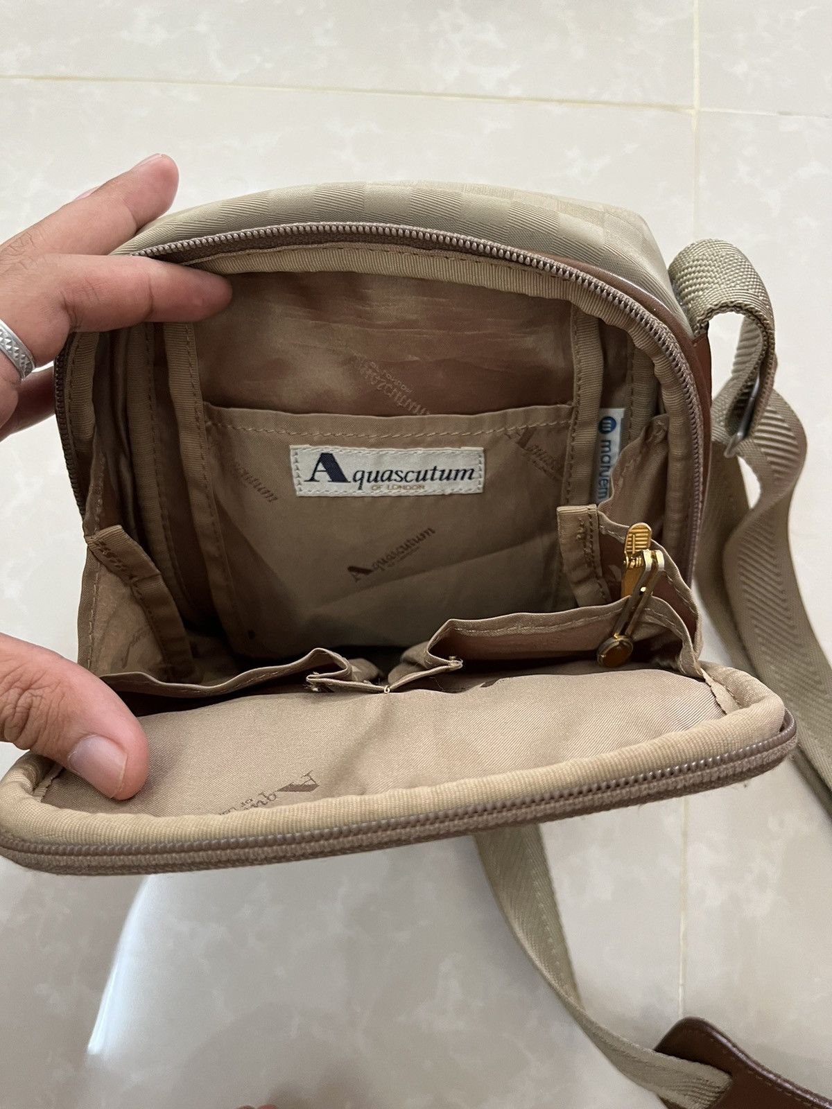 Aquascutum × Japanese Brand Aquascutum X Maruem Japan Sling Crossbody Size ONE SIZE - 3 Thumbnail