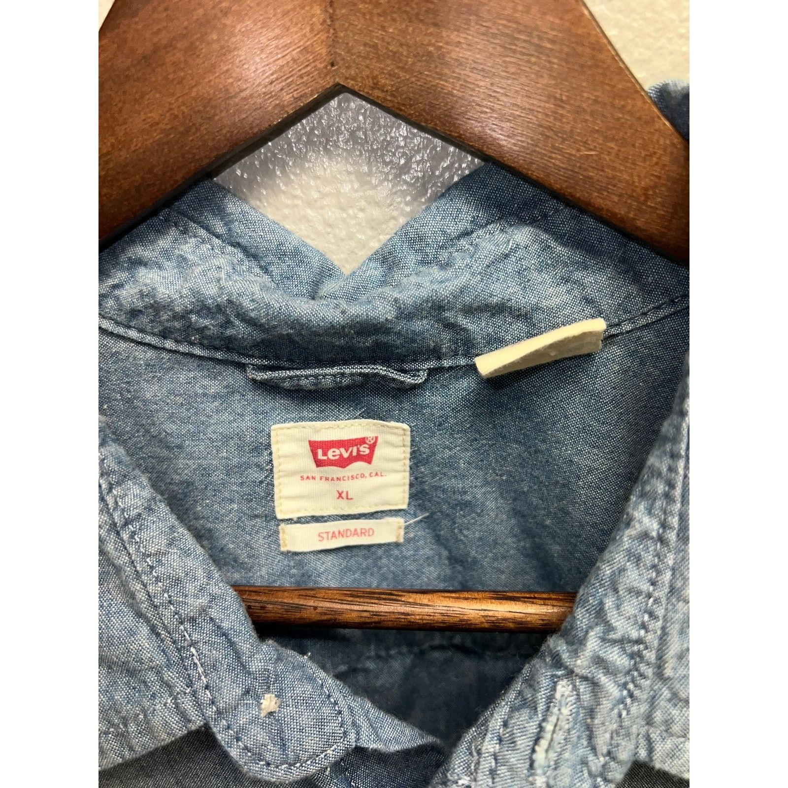 Levi's Levi's Llama Button Shirt Chambray Where I'm From Tee XL Size US XL / EU 56 / 4 - 6 Thumbnail