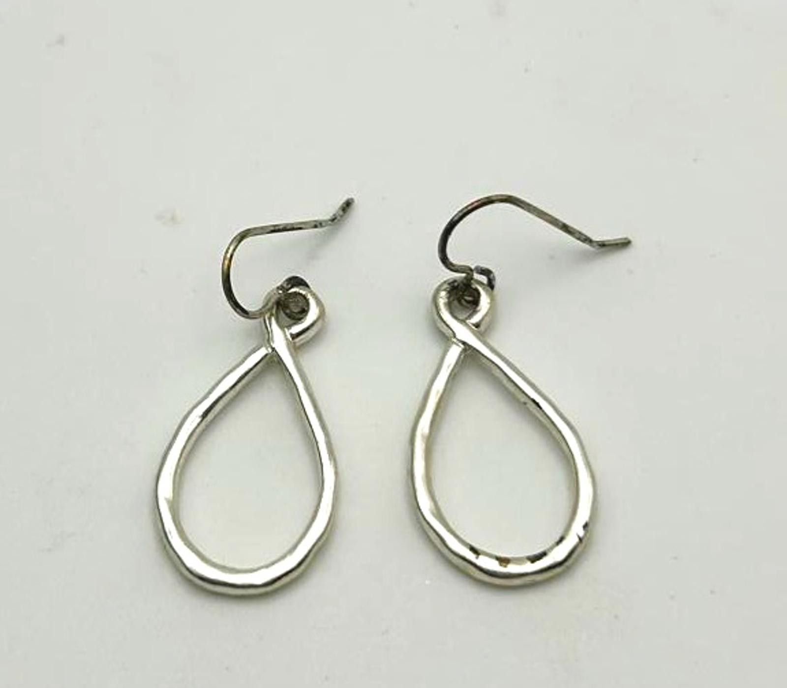 Elie Tahari Vintage Silver Tone Teardrop Earrings – Unisex Minimalist Size ONE SIZE - 3 Thumbnail