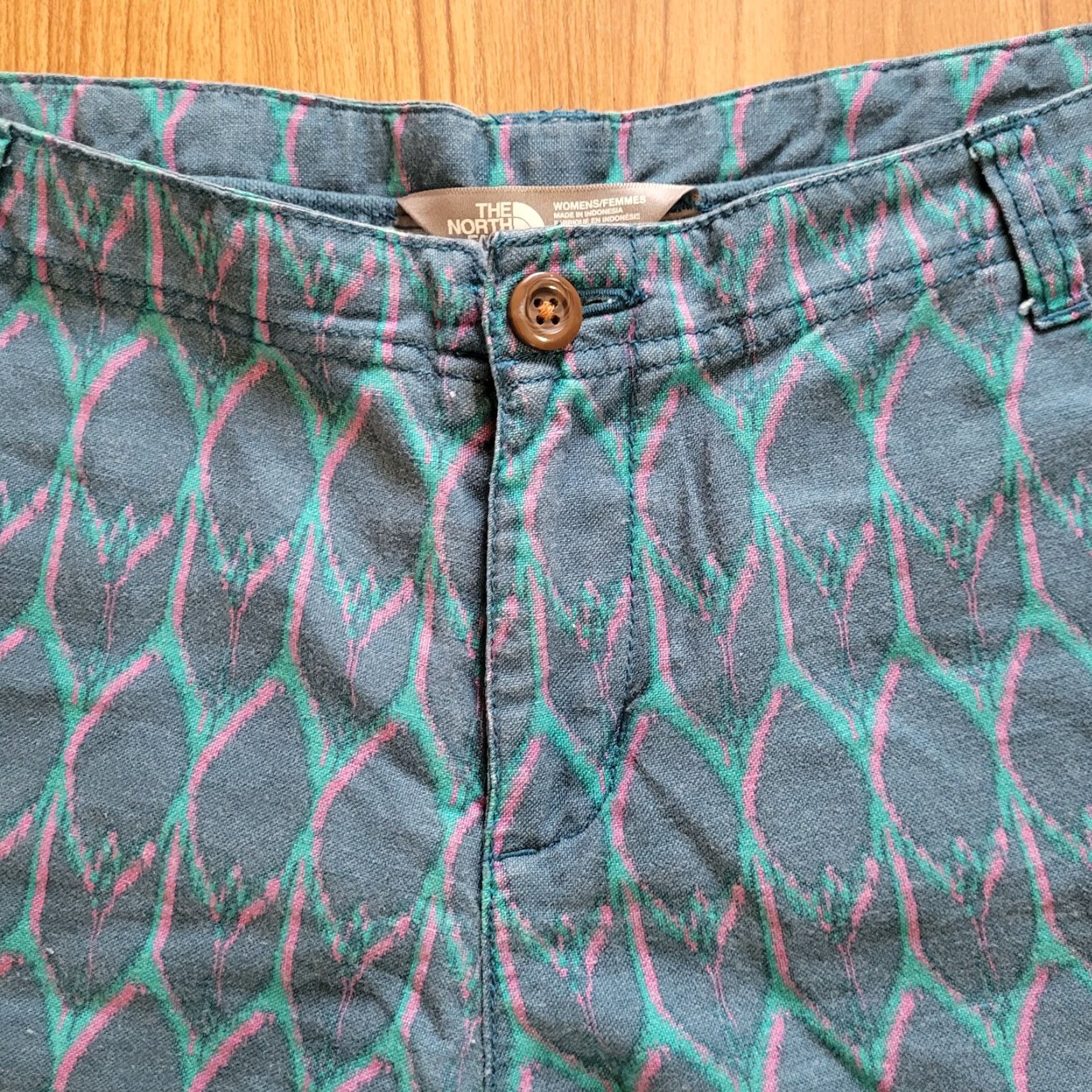 The North Face The North Face Shorts Women's Regular 16 Linen Cotton Chino Flat Front Argyle Pattern Blue Green Pink Summer Casual Size 38" / US 16 / IT 52 - 2 Thumbnail